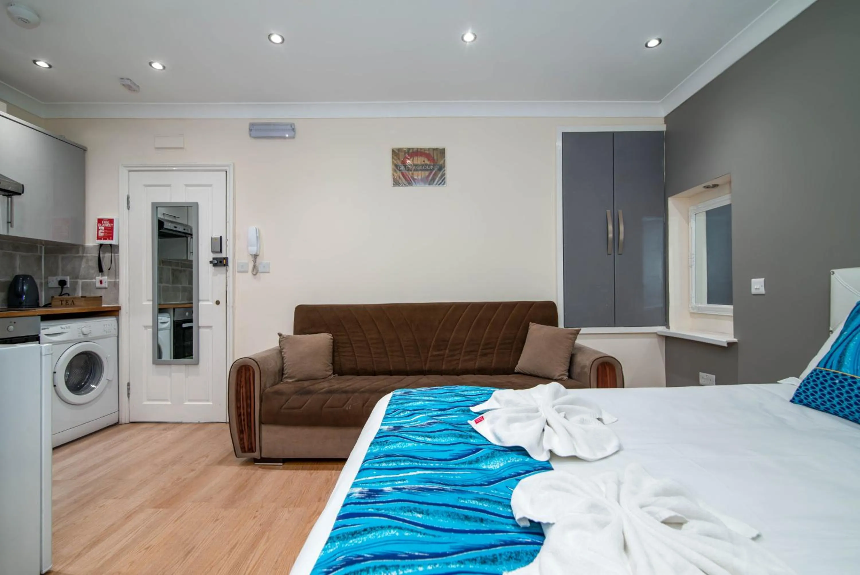 Other, Bed in Camden Apartments