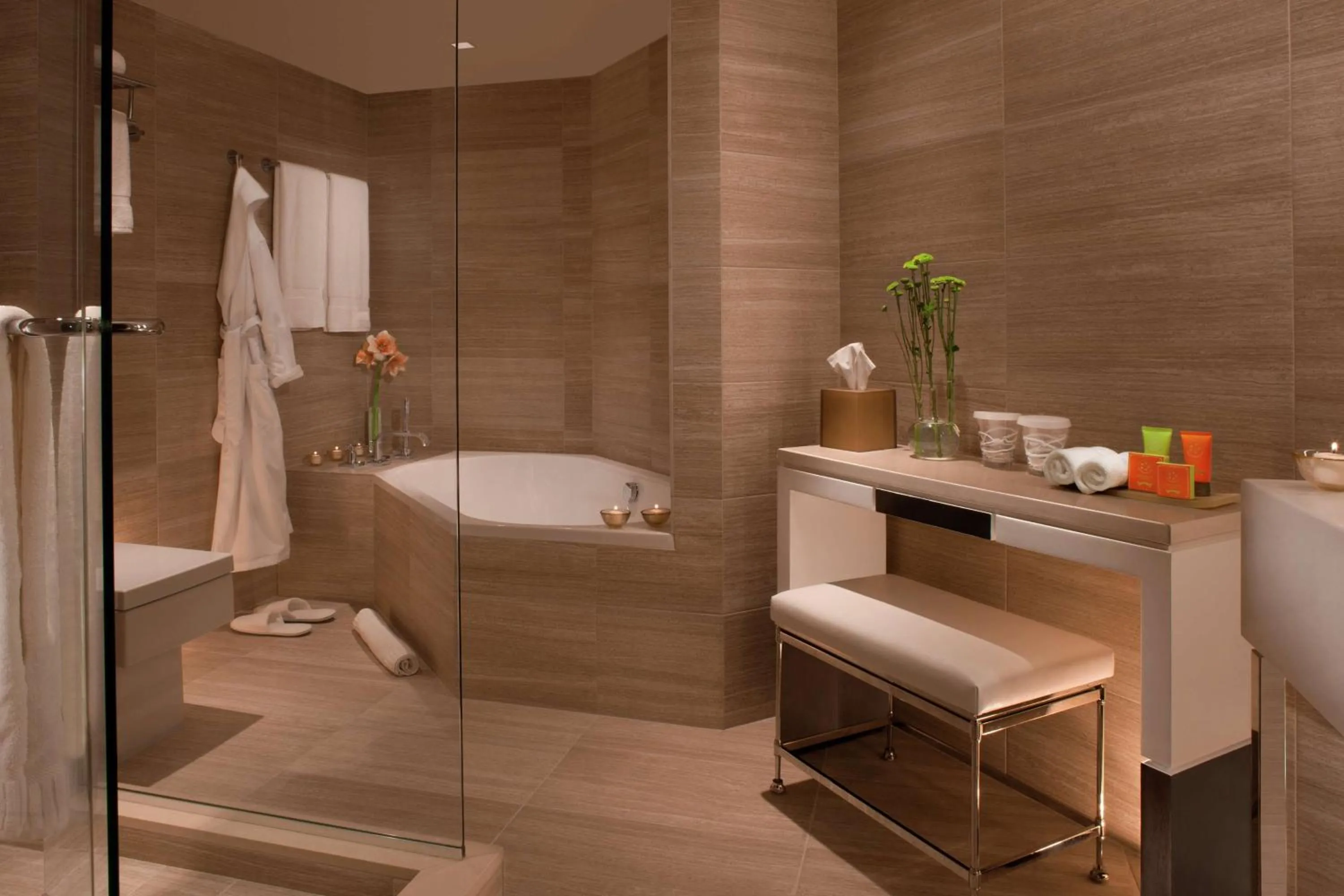 Bathroom in Millennium Hilton New York One UN Plaza