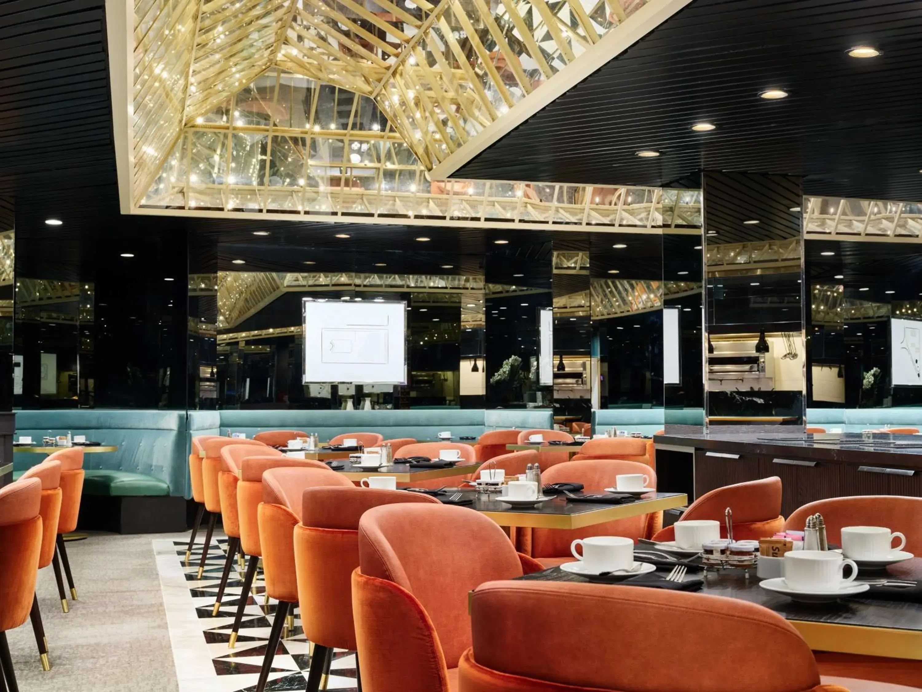 Restaurant/places to eat in Millennium Hilton New York One UN Plaza Restaurant/places to eat in Millennium Hilton New York One UN Plaza