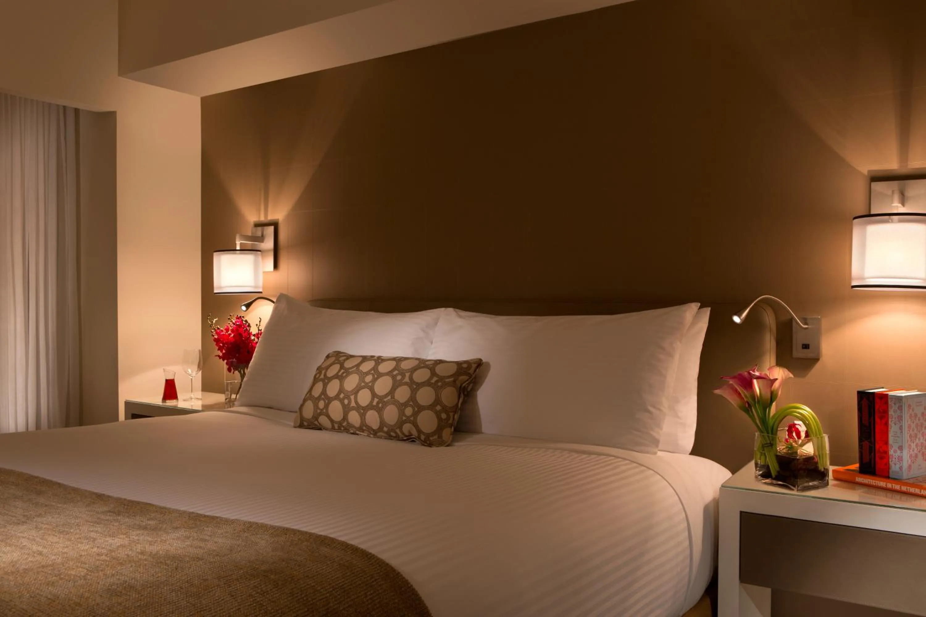 Guests, Bed in Millennium Hilton New York One UN Plaza