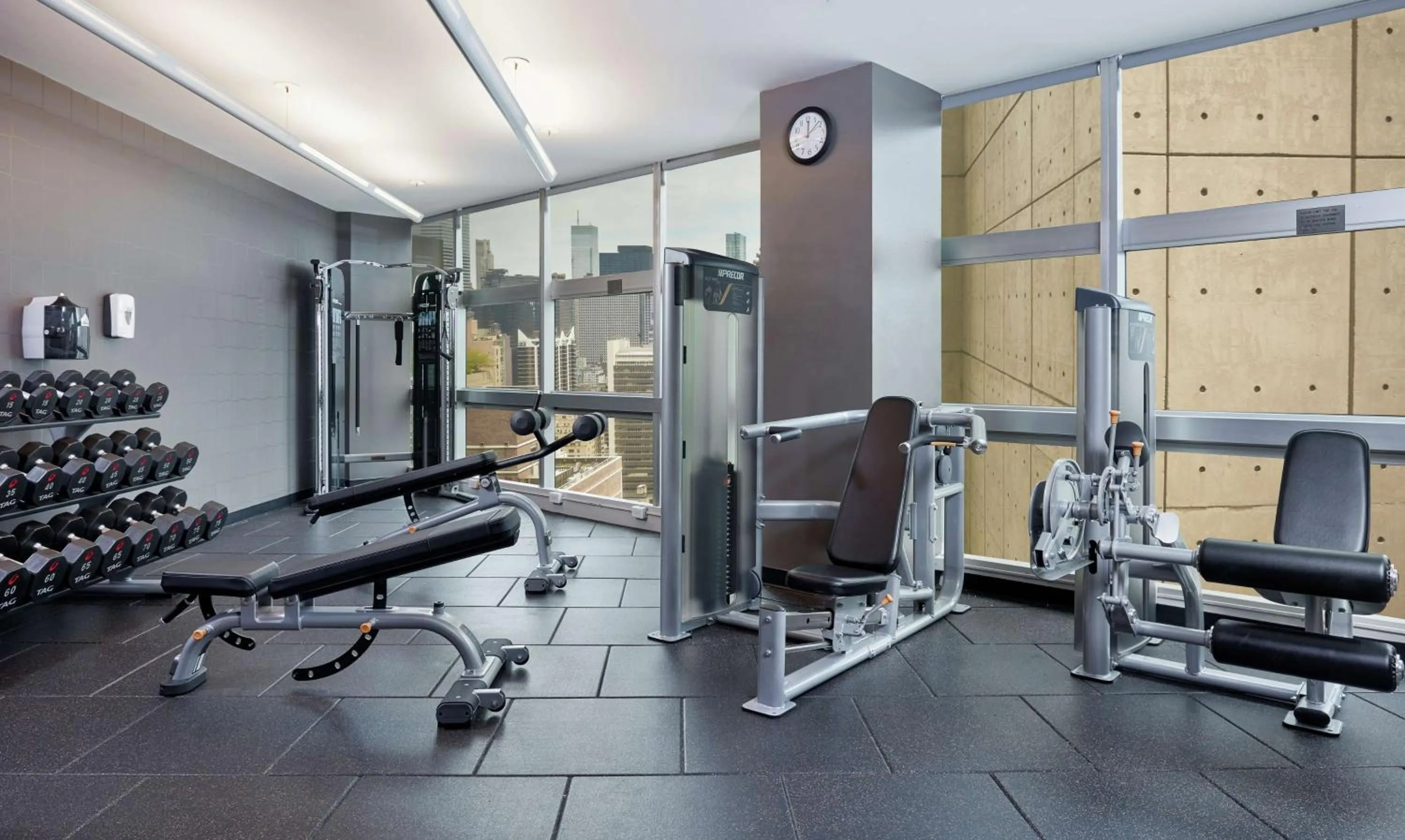 Fitness centre/facilities in Millennium Hilton New York One UN Plaza