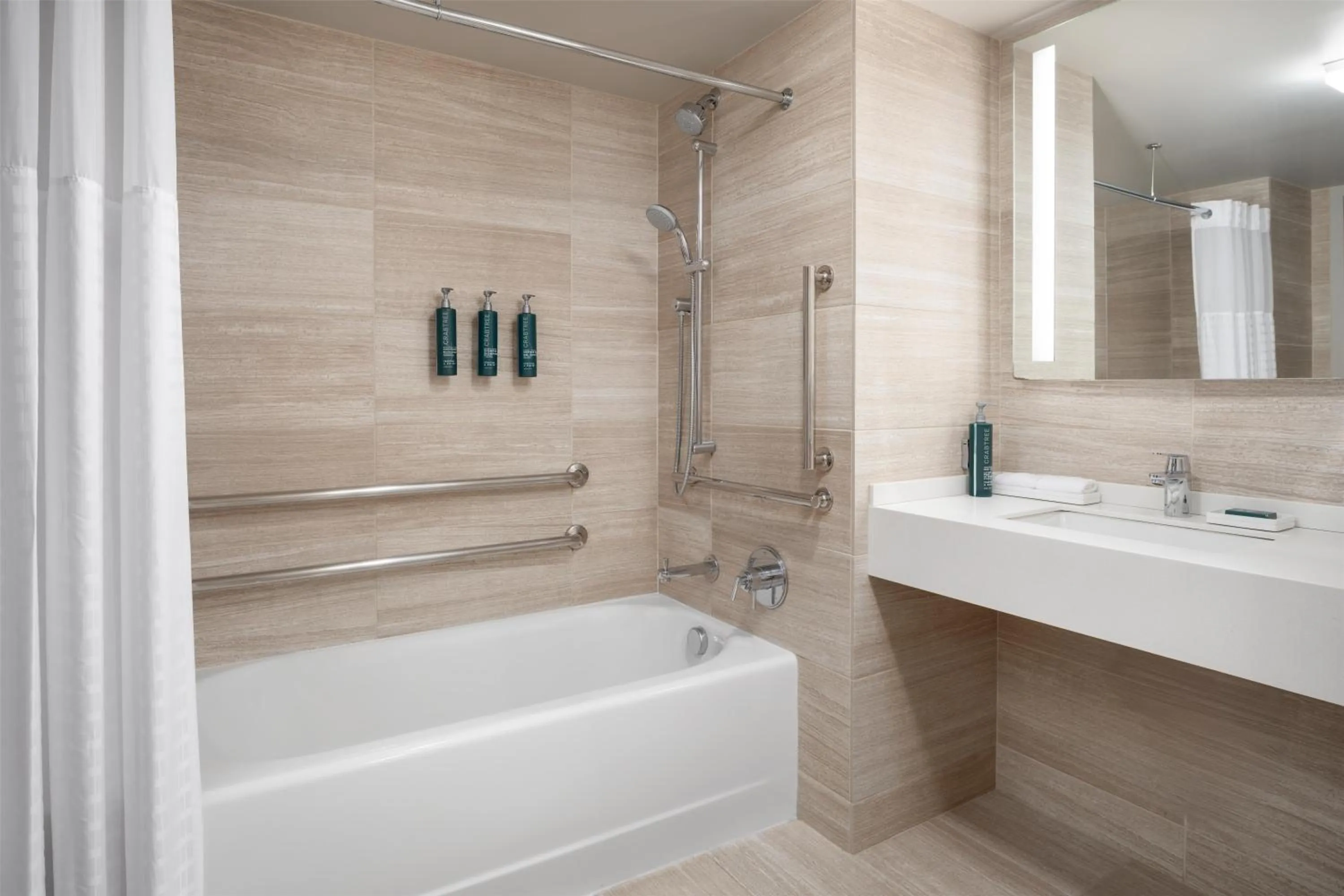 Bathroom in Millennium Hilton New York One UN Plaza