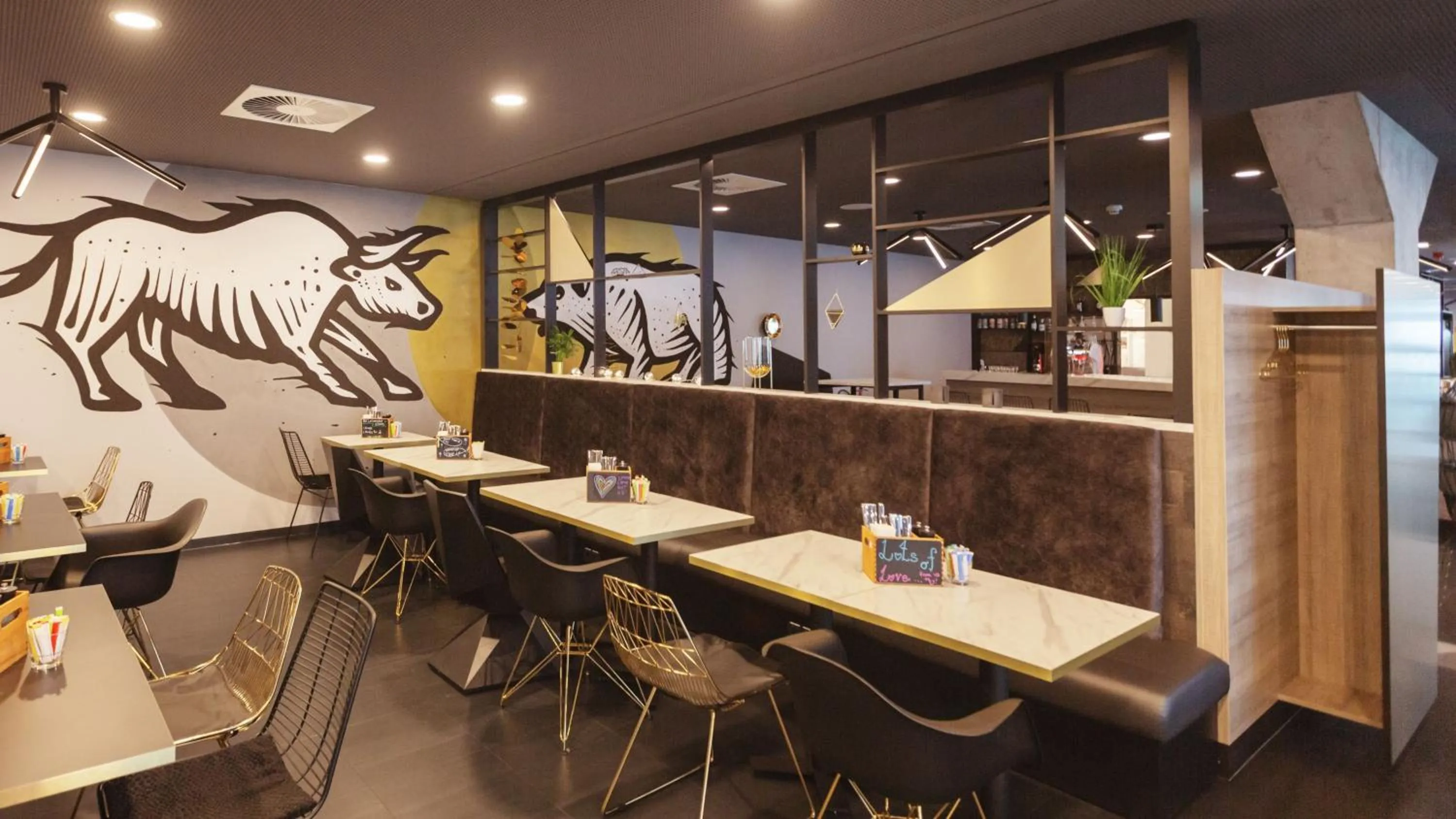 Restaurant/places to eat in Holiday Inn - the niu, Coin Frankfurt Ostend by IHG