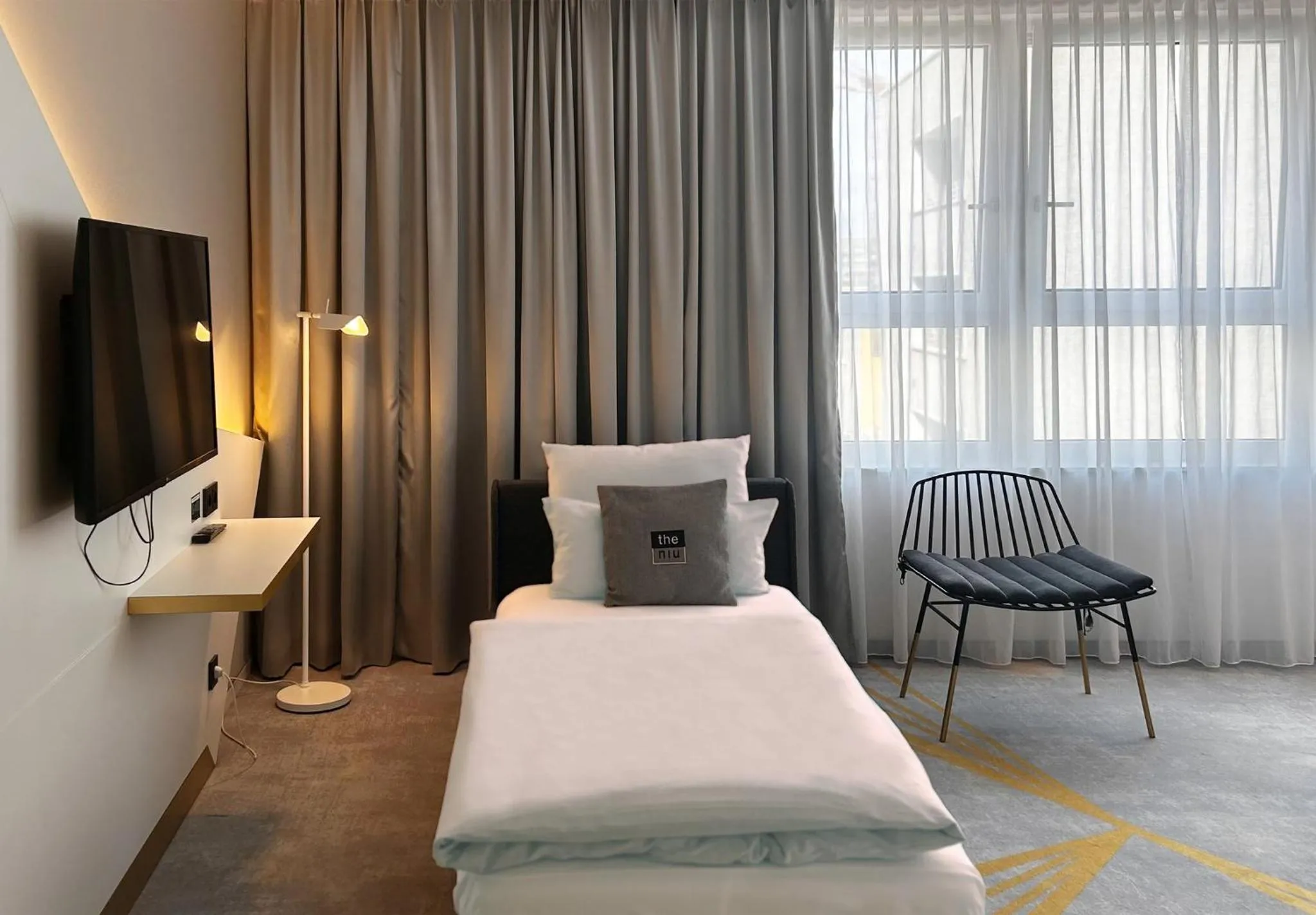 Photo of the whole room, Bed in Holiday Inn - the niu, Coin Frankfurt Ostend by IHG