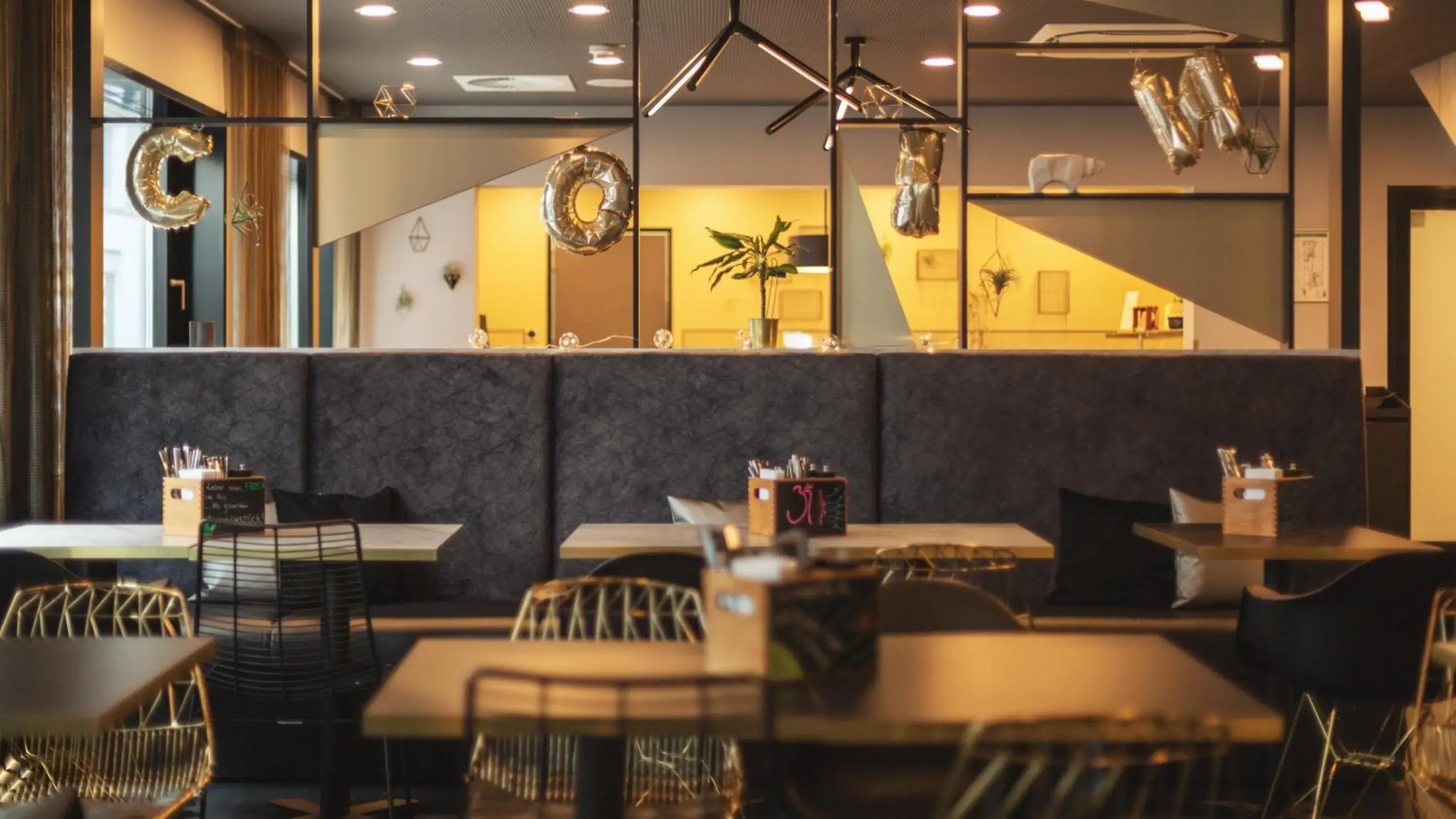 Restaurant/places to eat in Holiday Inn - the niu, Coin Frankfurt Ostend by IHG Restaurant/places to eat in Holiday Inn - the niu, Coin Frankfurt Ostend by IHG