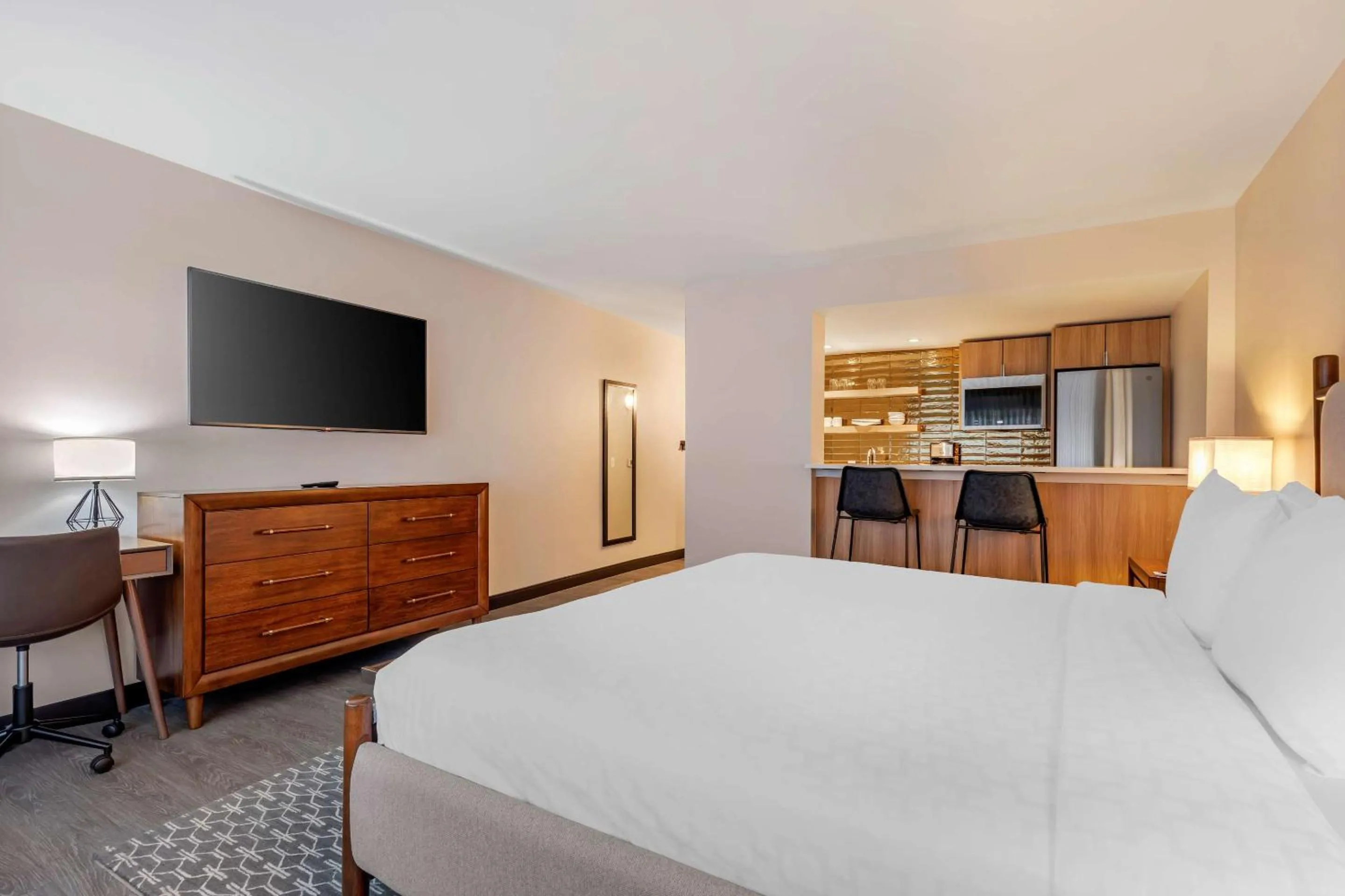 Bedroom, Bed in The Quincy, an Ascend Collection Hotel
