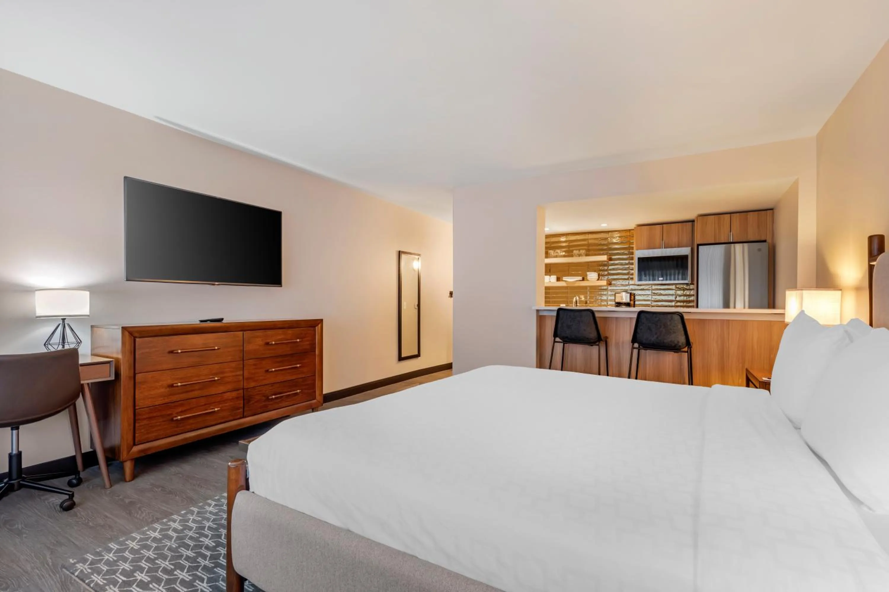 Bed in The Quincy, an Ascend Collection Hotel