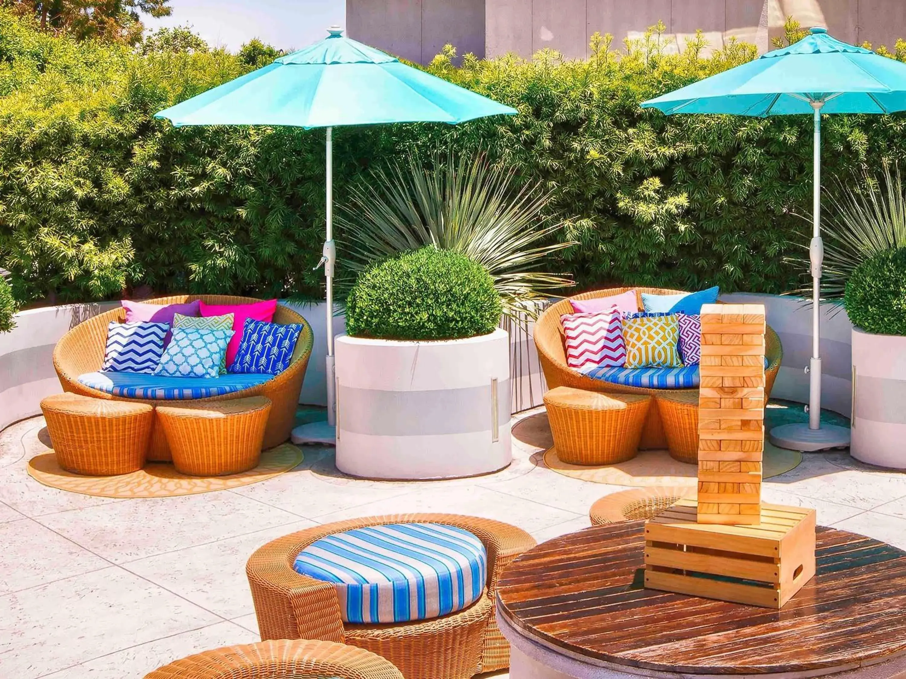 Pool view in Hotel Sofitel Los Angeles at Beverly Hills Pool view in Hotel Sofitel Los Angeles at Beverly Hills