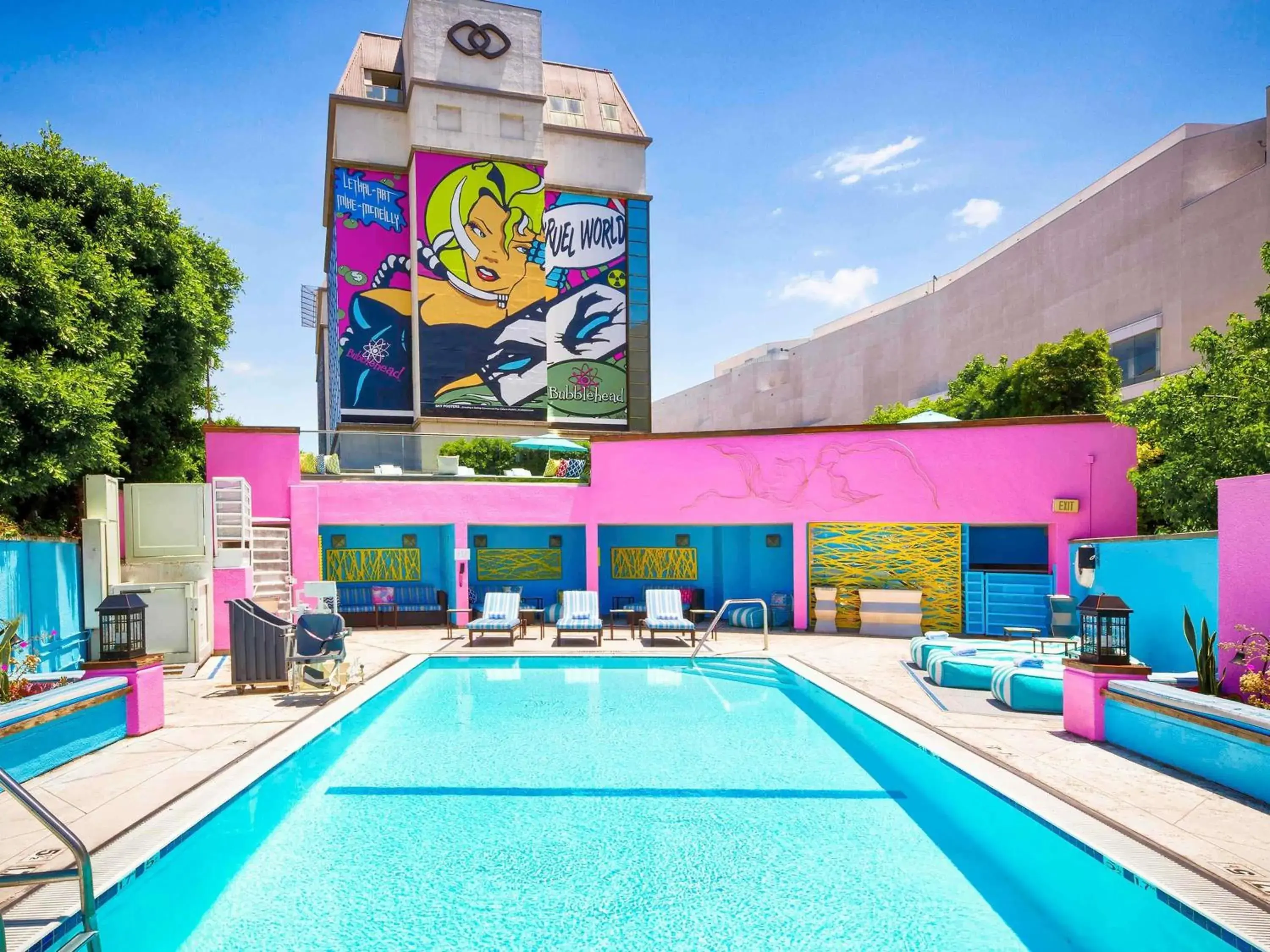 Pool view in Hotel Sofitel Los Angeles at Beverly Hills Pool view in Hotel Sofitel Los Angeles at Beverly Hills