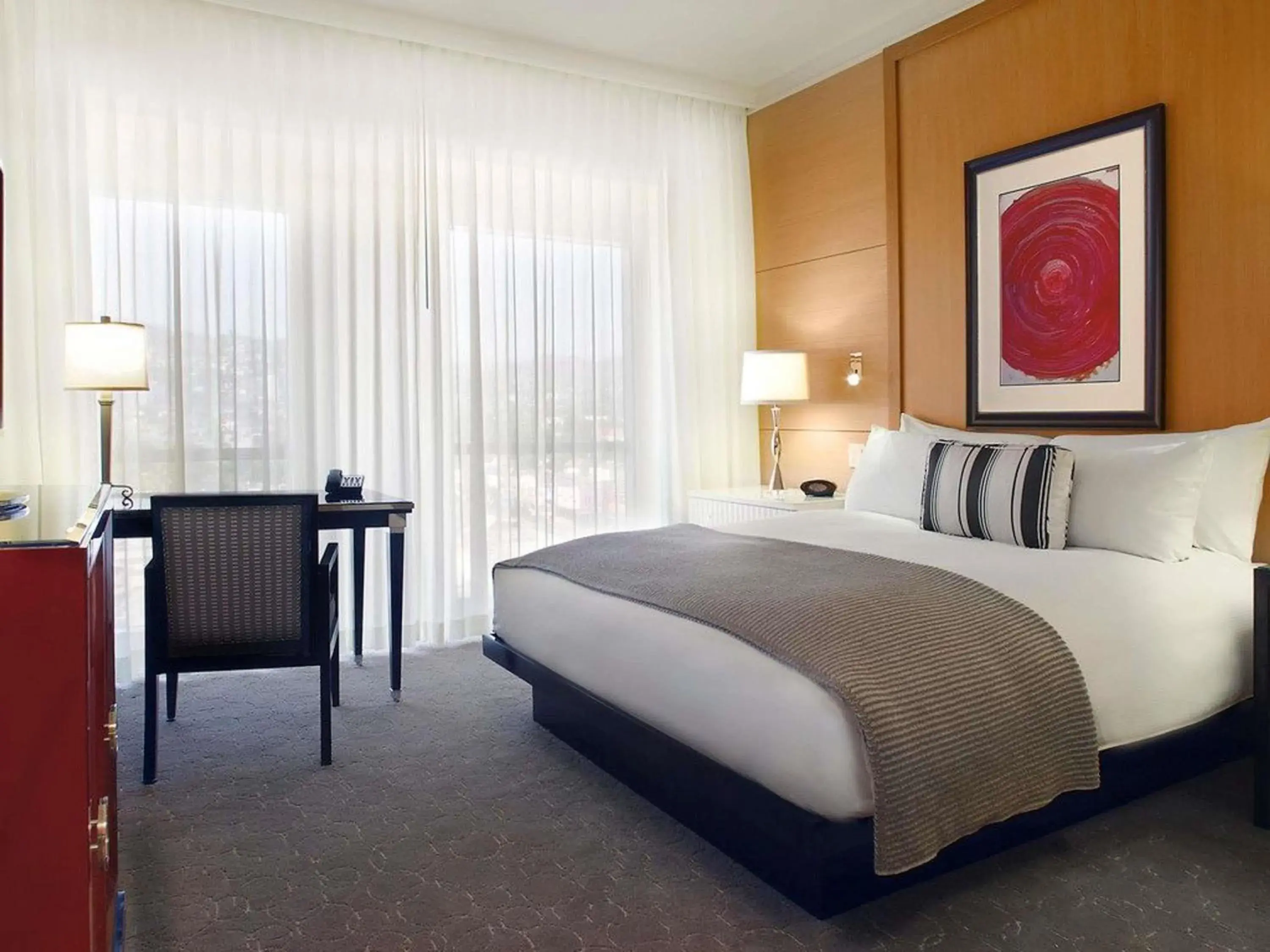 Bedroom, Bed in Hotel Sofitel Los Angeles at Beverly Hills Bedroom, Bed in Hotel Sofitel Los Angeles at Beverly Hills