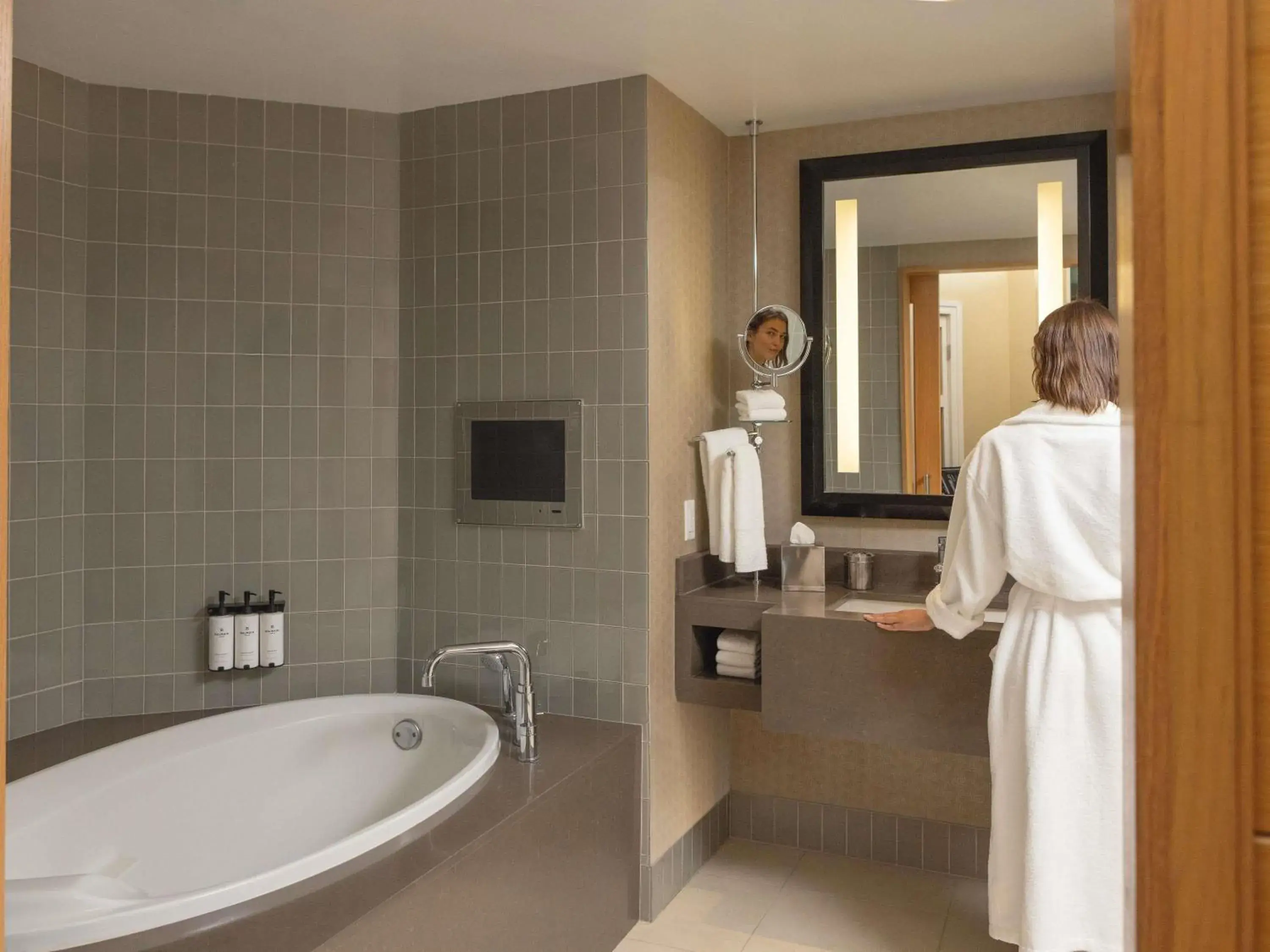 Bedroom in Hotel Sofitel Los Angeles at Beverly Hills Bedroom in Hotel Sofitel Los Angeles at Beverly Hills