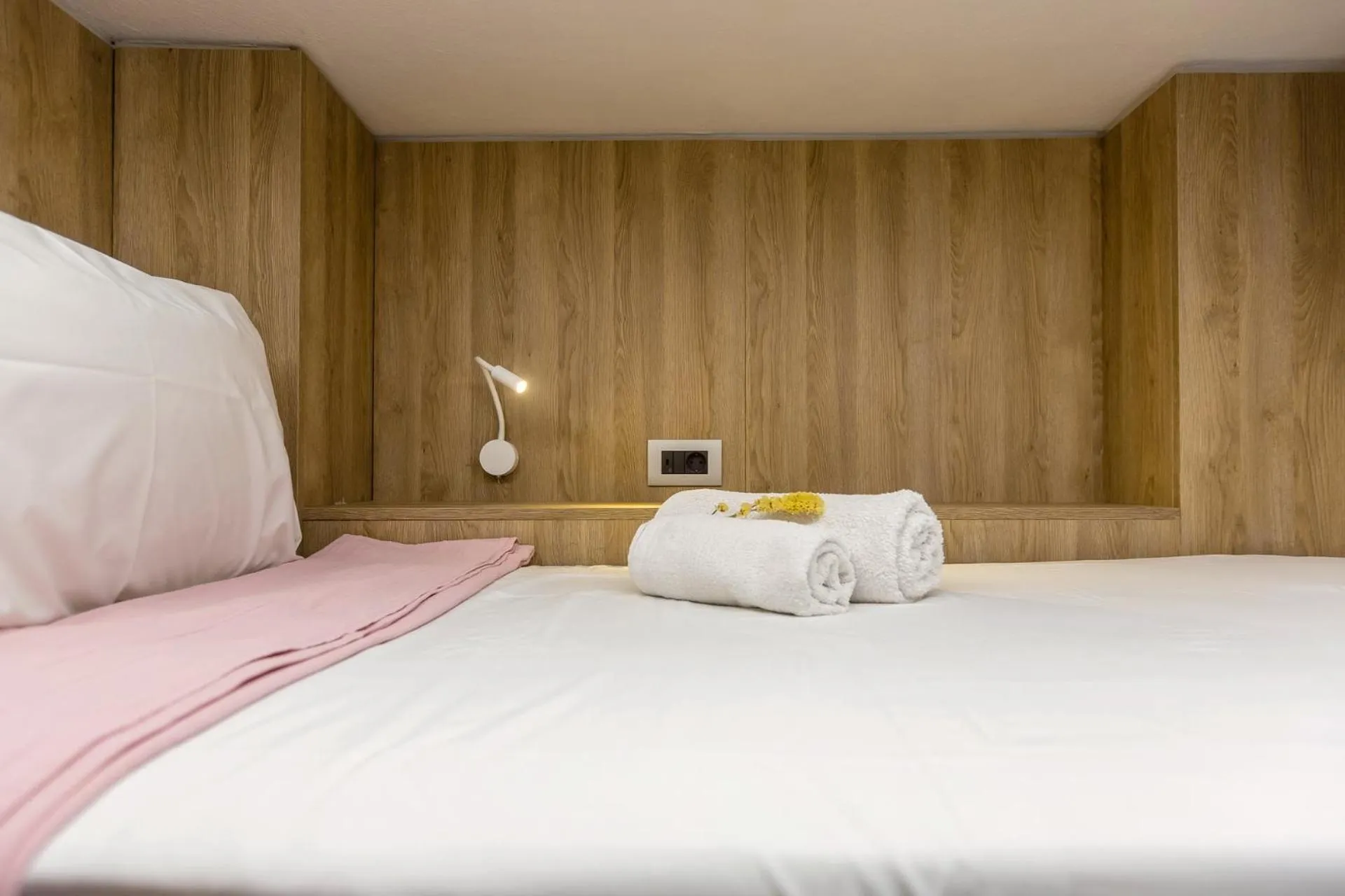 Bed in LOC HOSPITALITY Urban Den