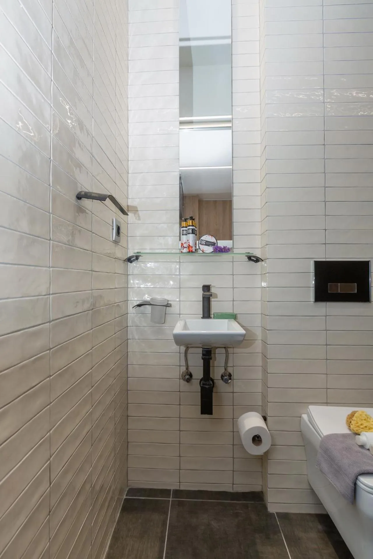 Toilet in LOC HOSPITALITY Urban Den