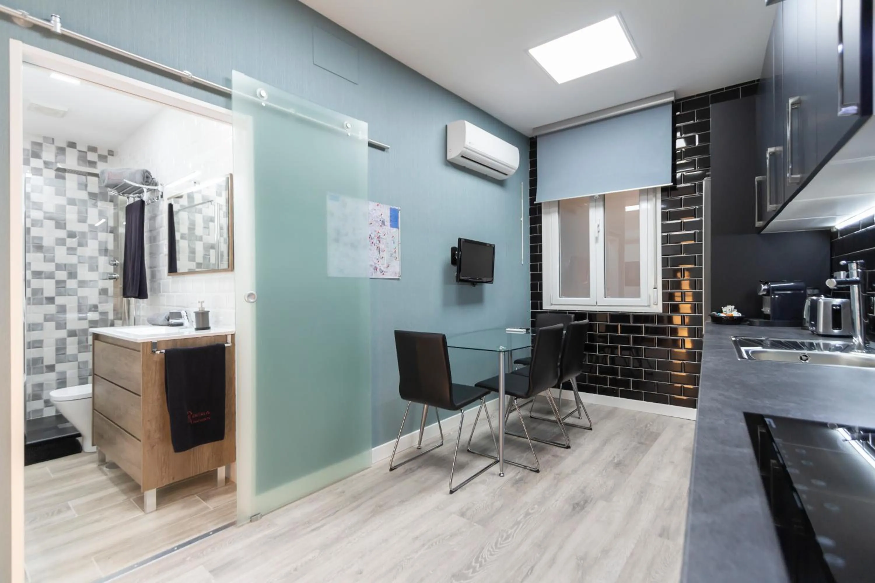 Kitchen or kitchenette in Plaza Mayor Apartment
