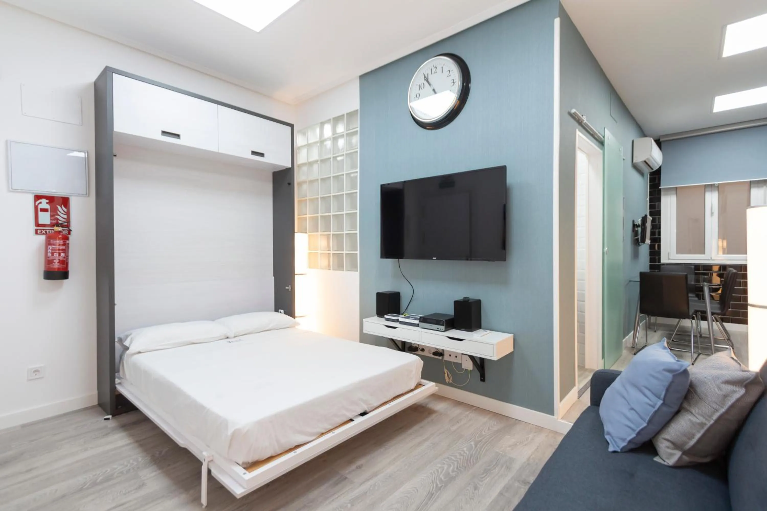 TV and multimedia, Bed in Plaza Mayor Apartment