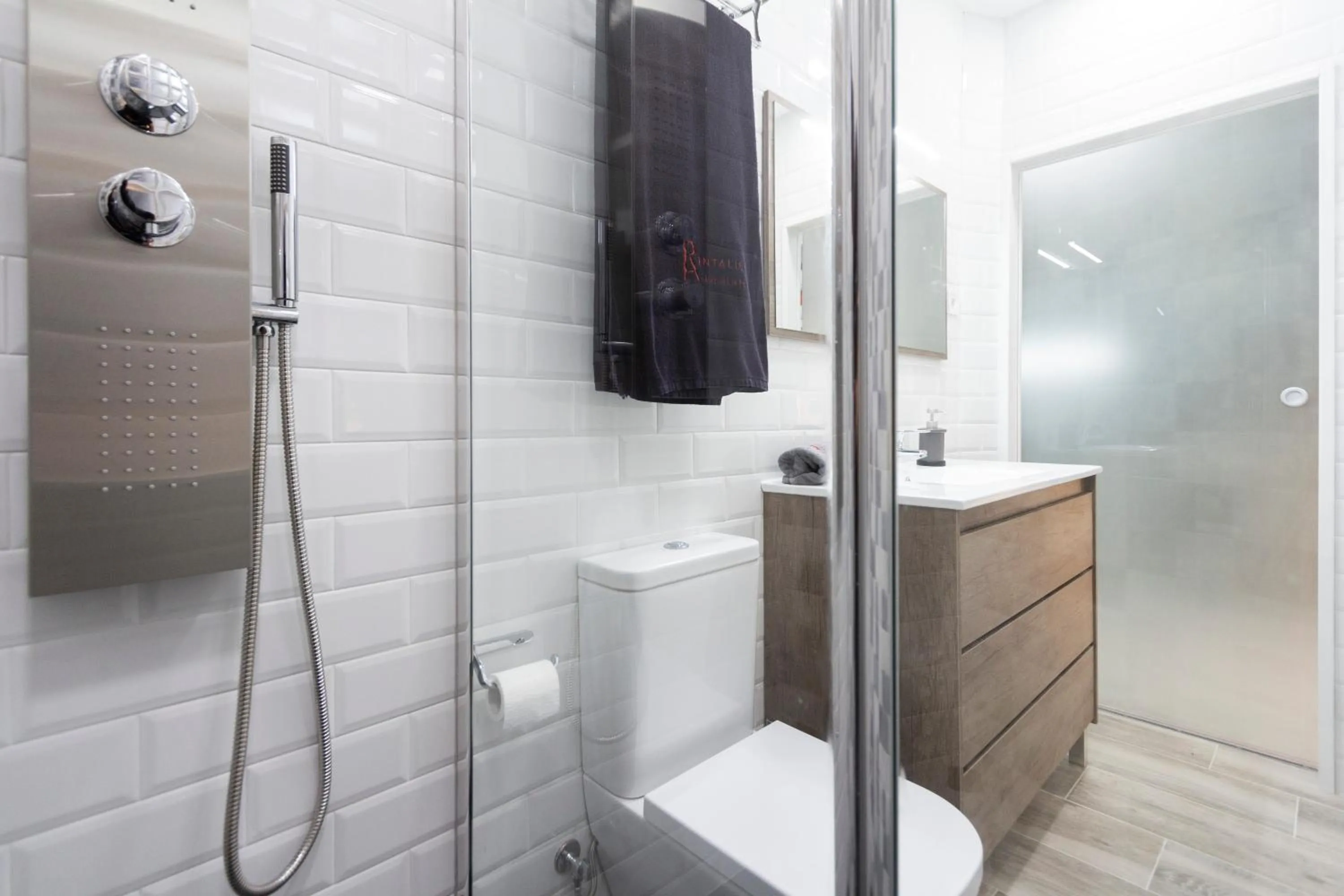 Bathroom in Plaza Mayor Apartment