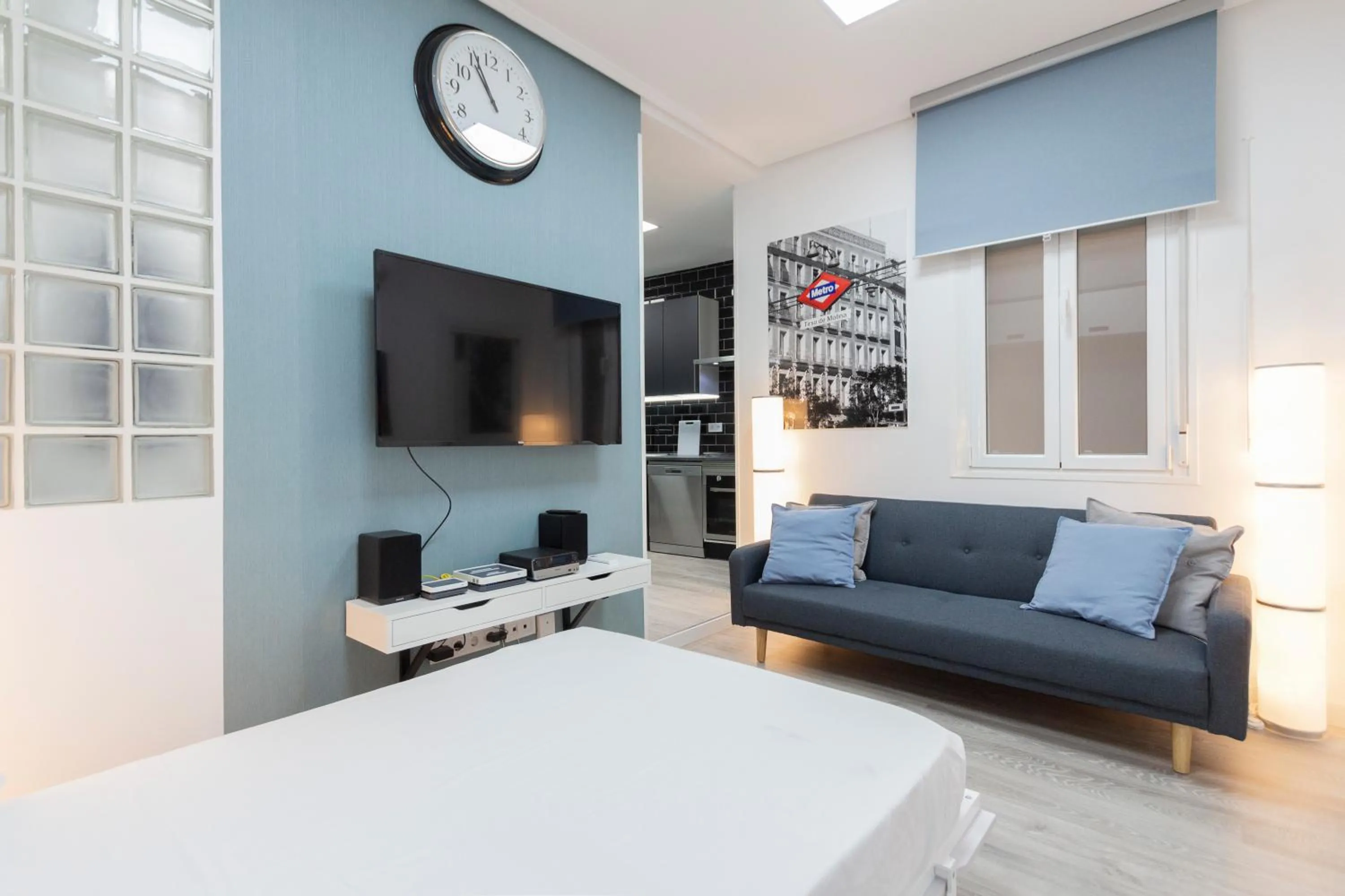 TV and multimedia, Bed in Plaza Mayor Apartment
