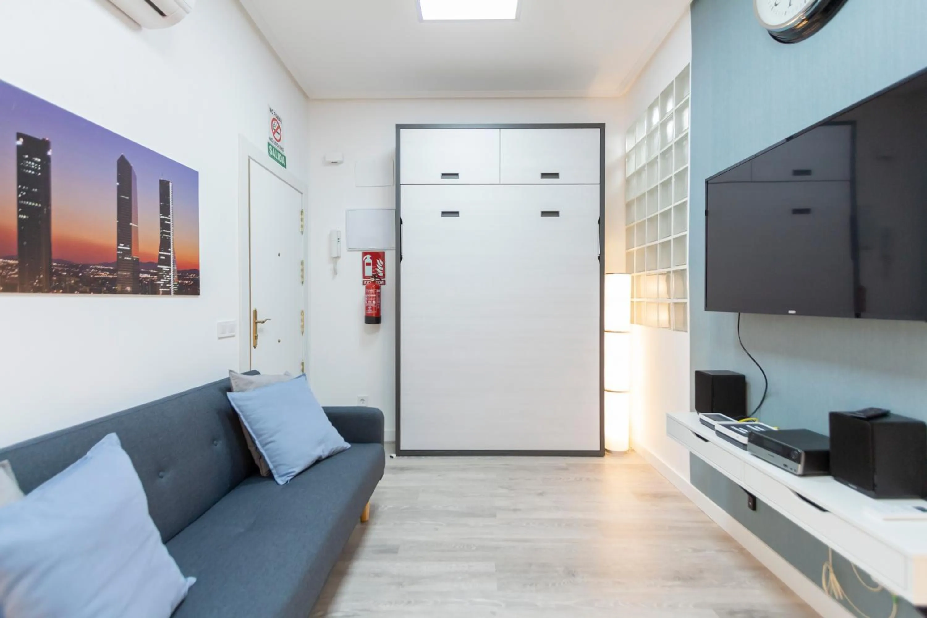 TV and multimedia in Plaza Mayor Apartment