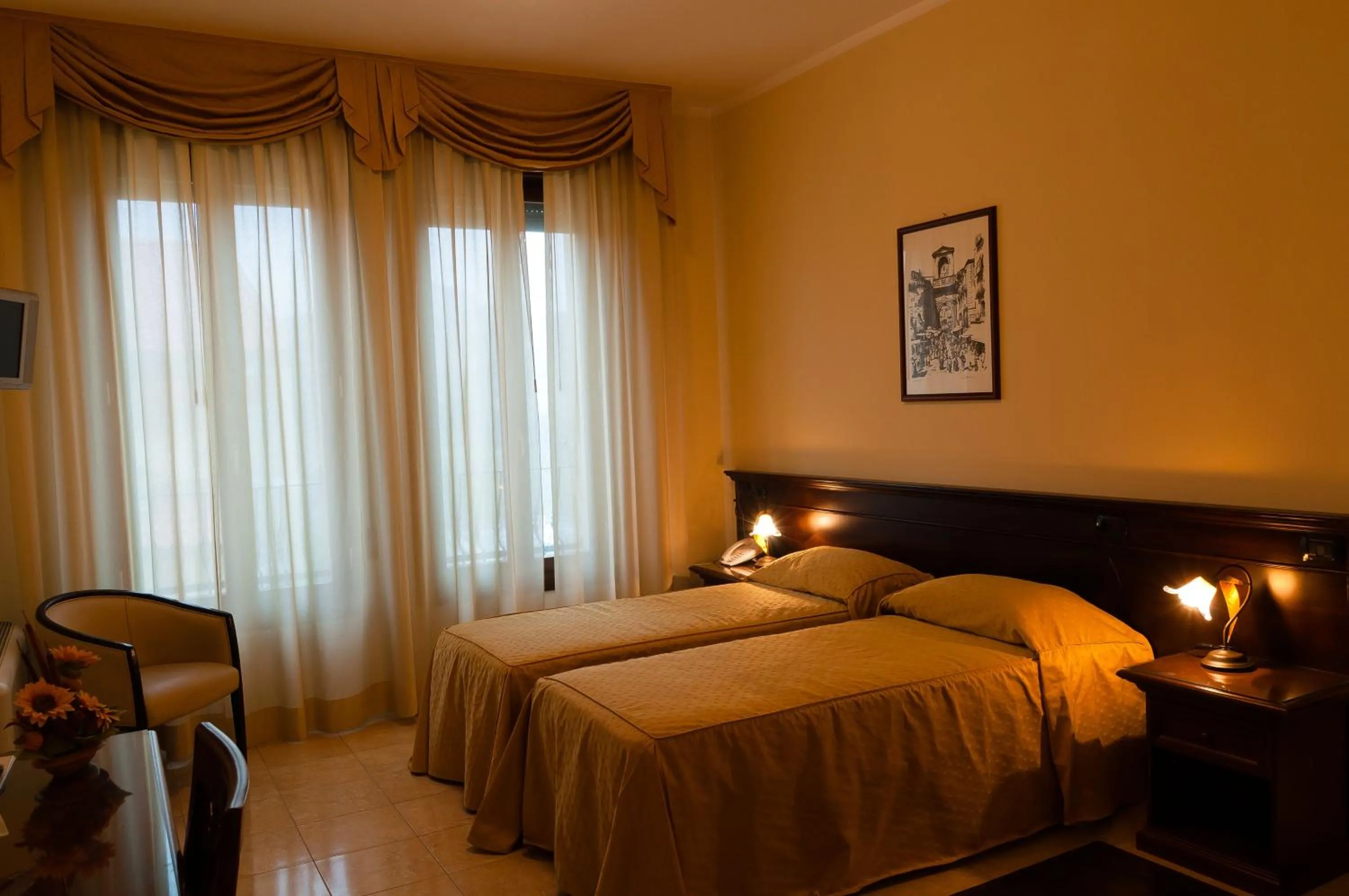 Photo of the whole room, Bed in Mediterraneo
