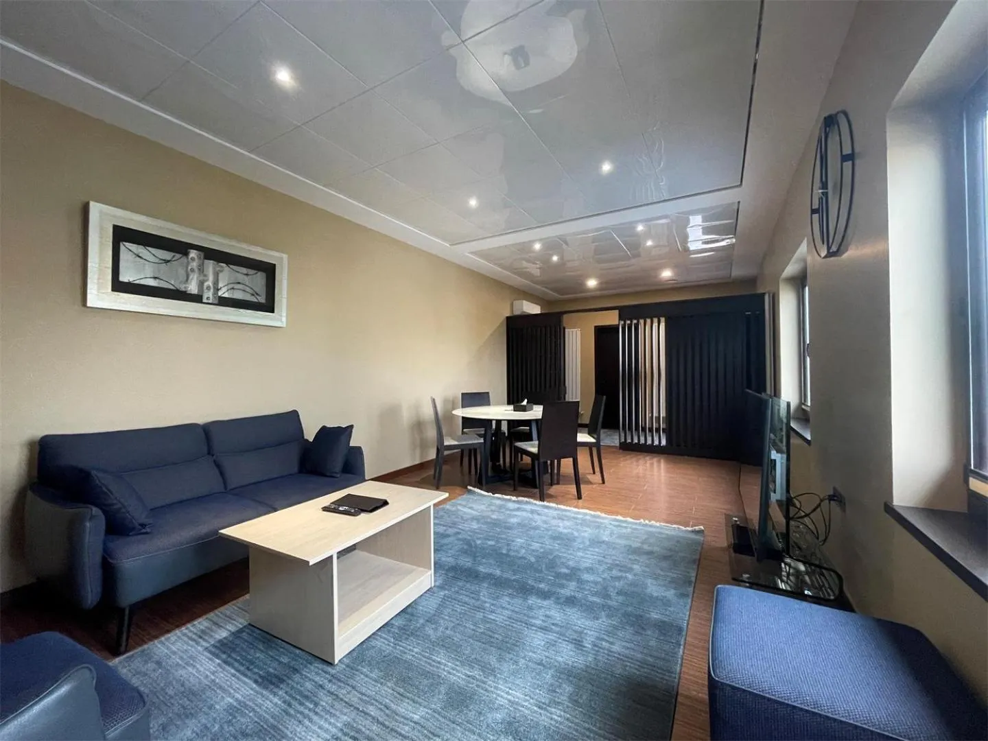 TV and multimedia in Badam d'Art Boutique Hotel