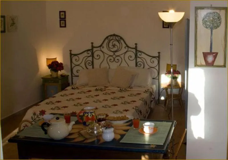 Decorative detail, Bed in Il Bruco appartamenti in b&b