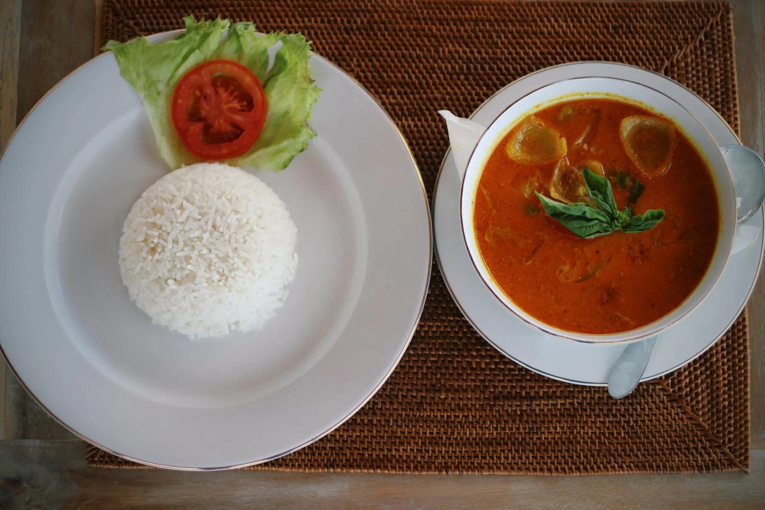 Food and drinks in Lanussa Hill Villa