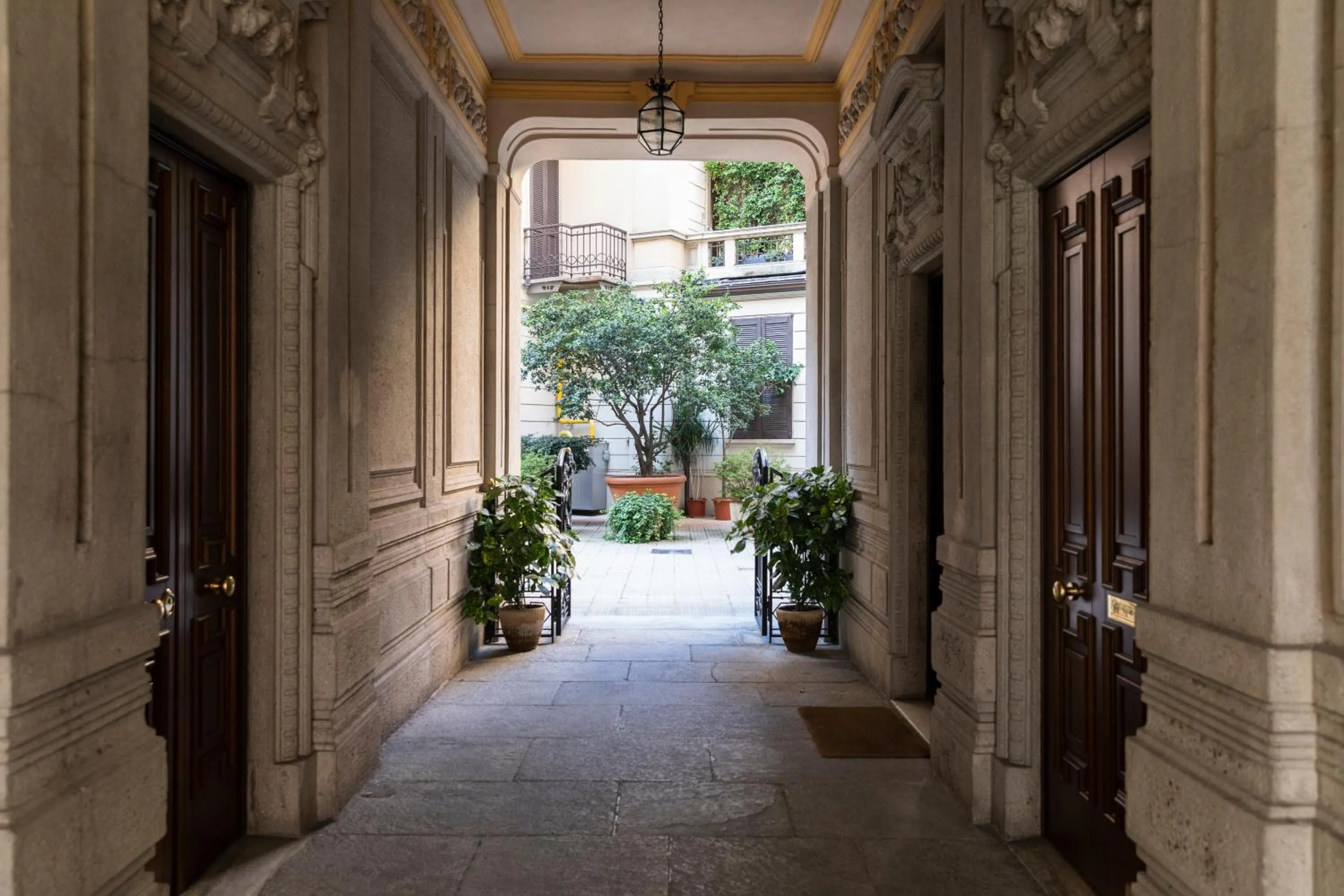 Facade/entrance in Casagrande 1920