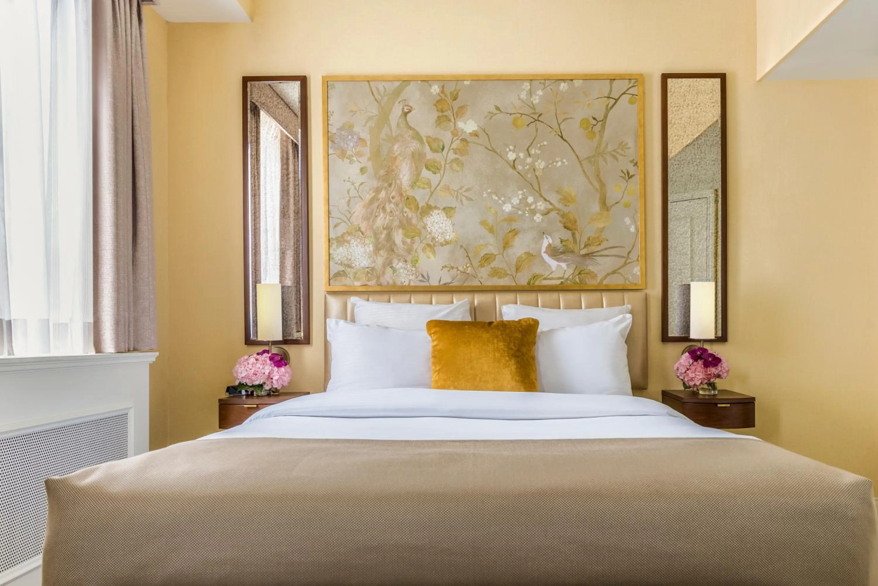 Bed in Warwick Allerton Chicago