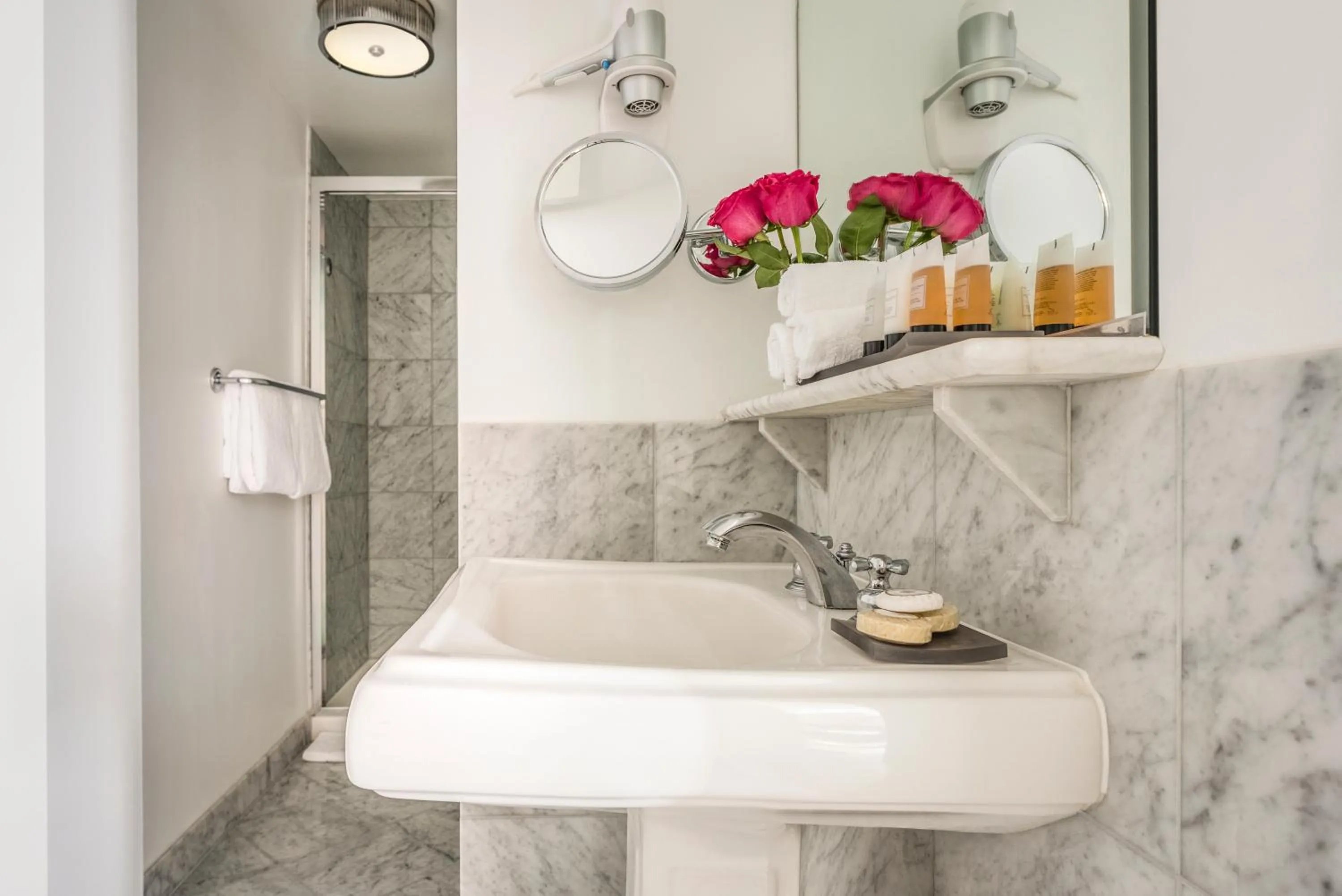 Bathroom in Warwick Allerton Chicago