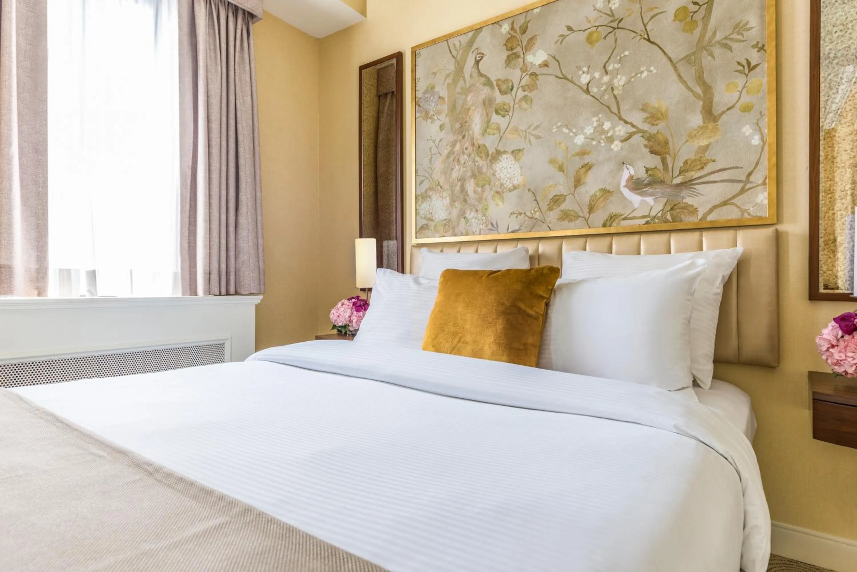 Bed in Warwick Allerton Chicago