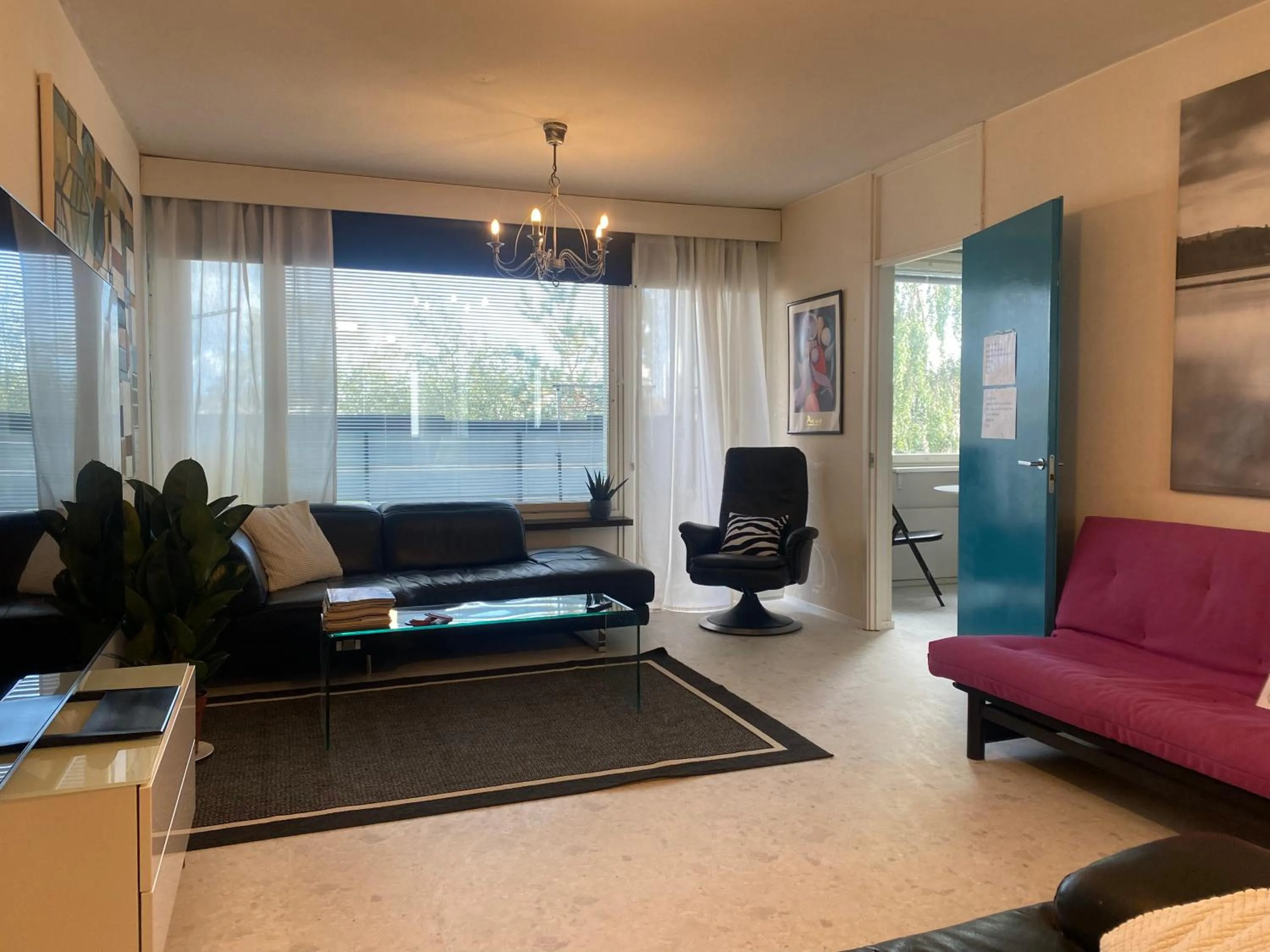 Two-Bedroom Apartment in Iso kolmio ydinkeskustassa 1-6 hlö Ilm.parkit