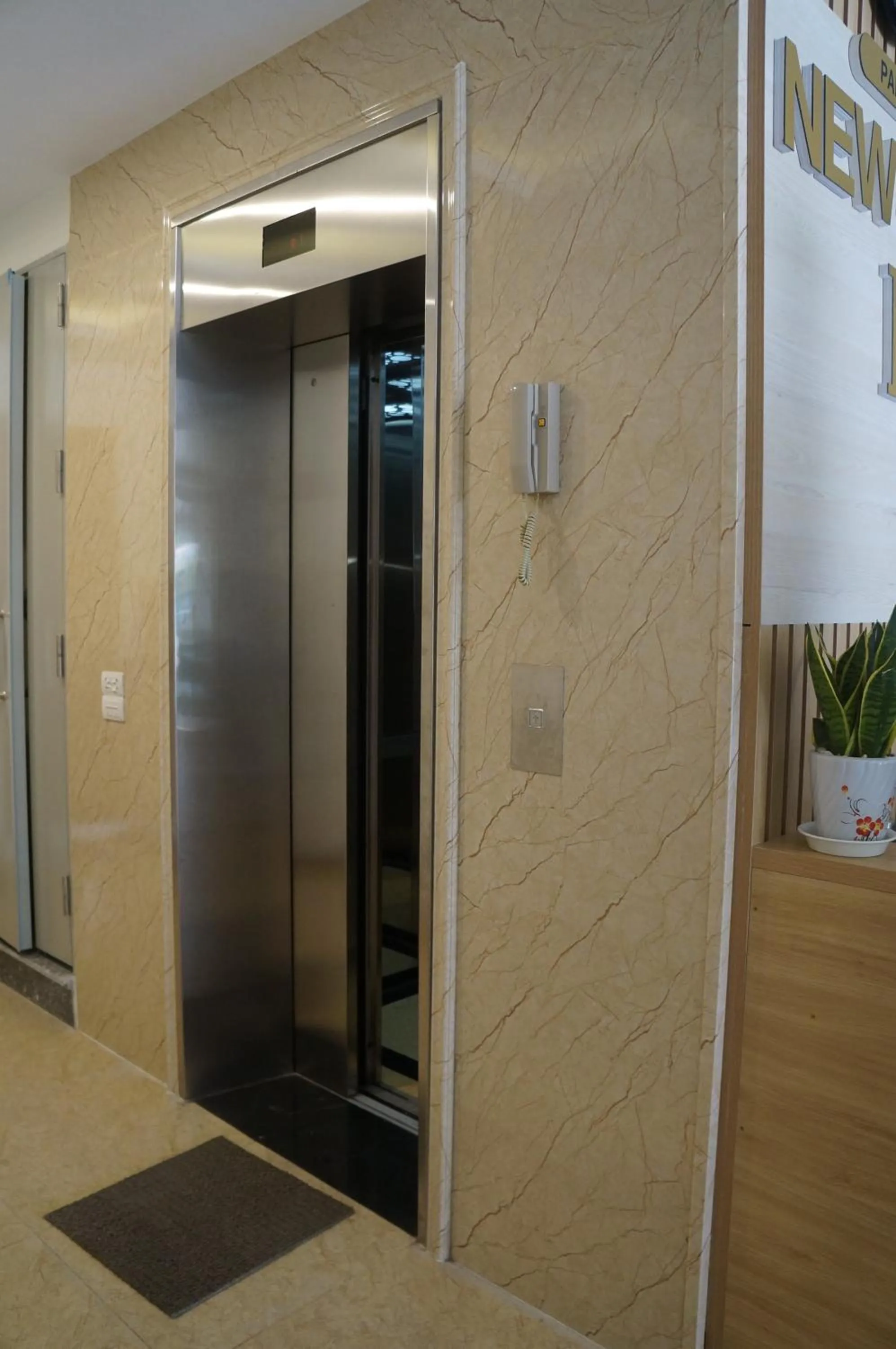 New Sky Airport Hotel