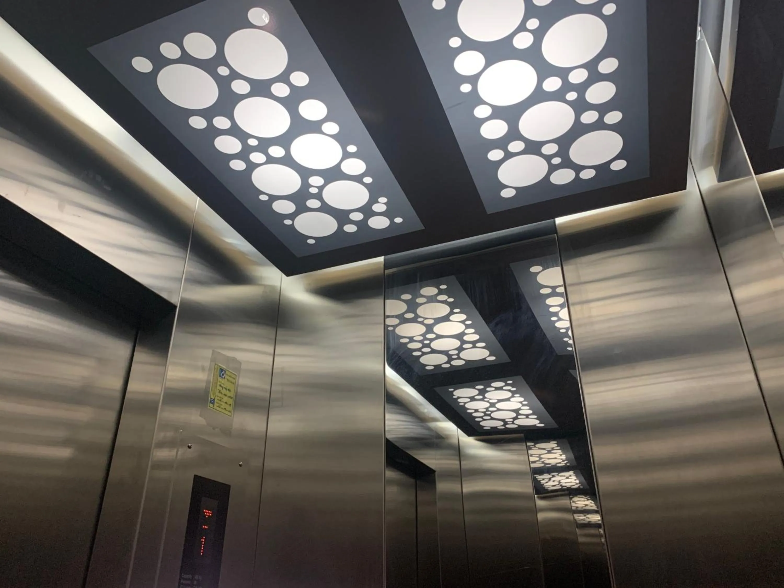 Communal lounge/ TV room in New Sky Airport Hotel