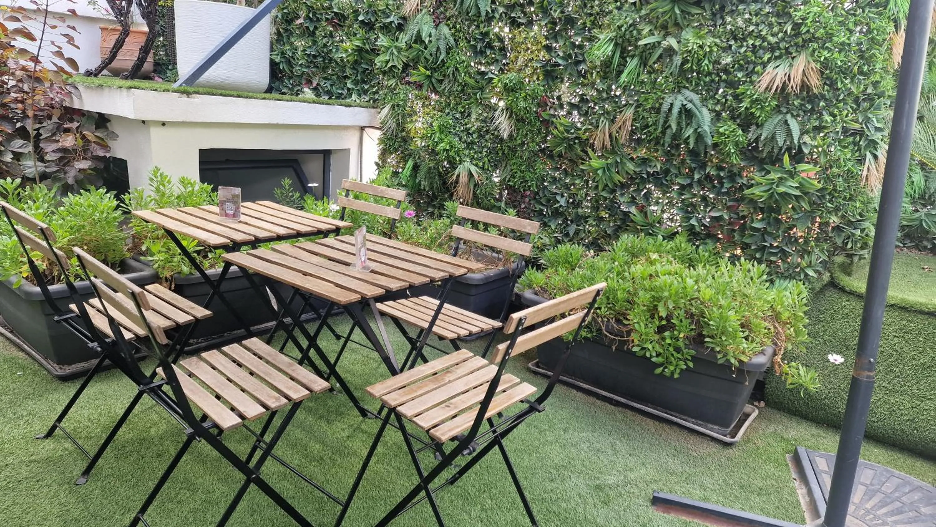 Patio in NJ Hotel Rabat