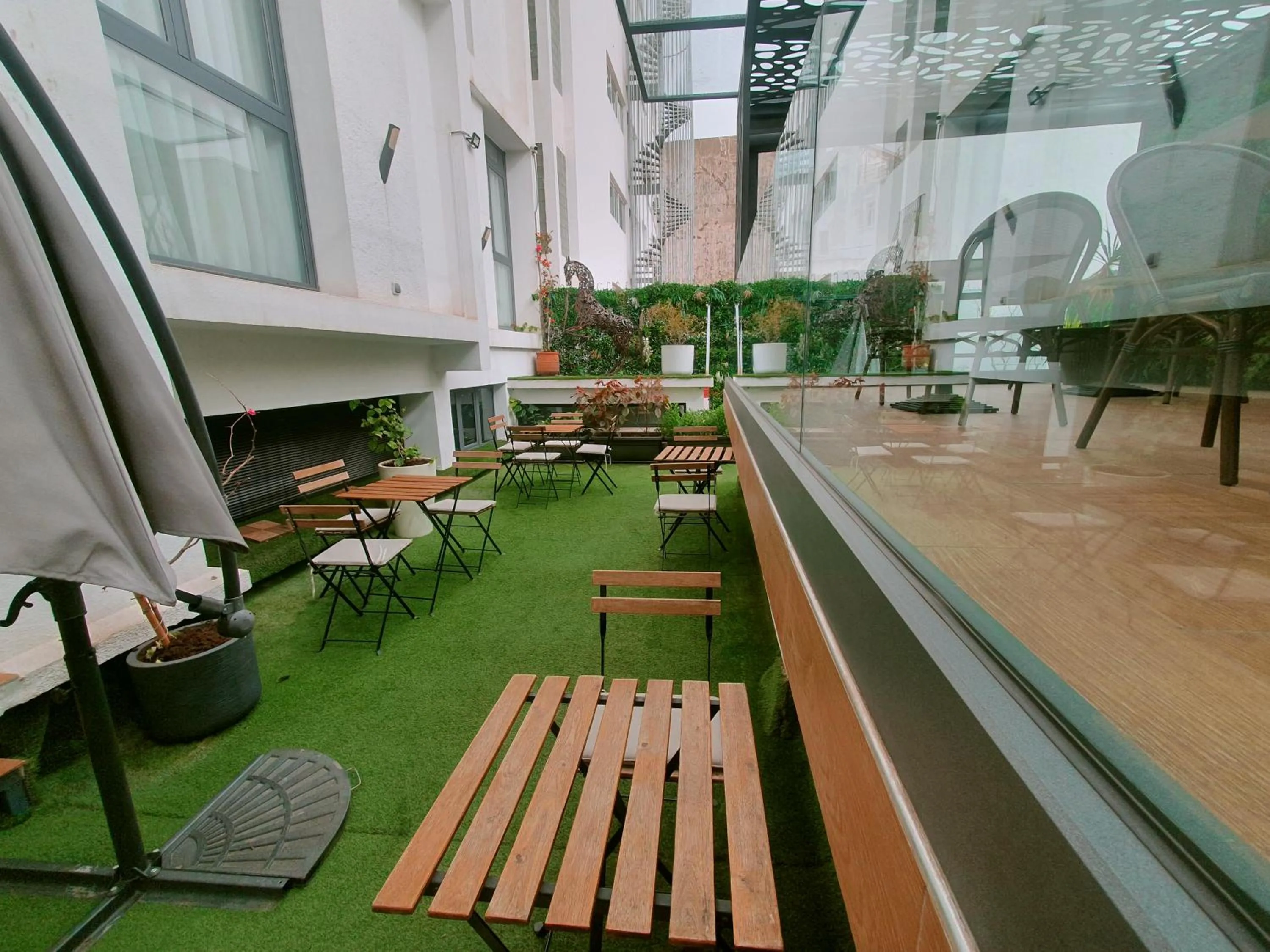 Restaurant/places to eat in NJ Hotel Rabat