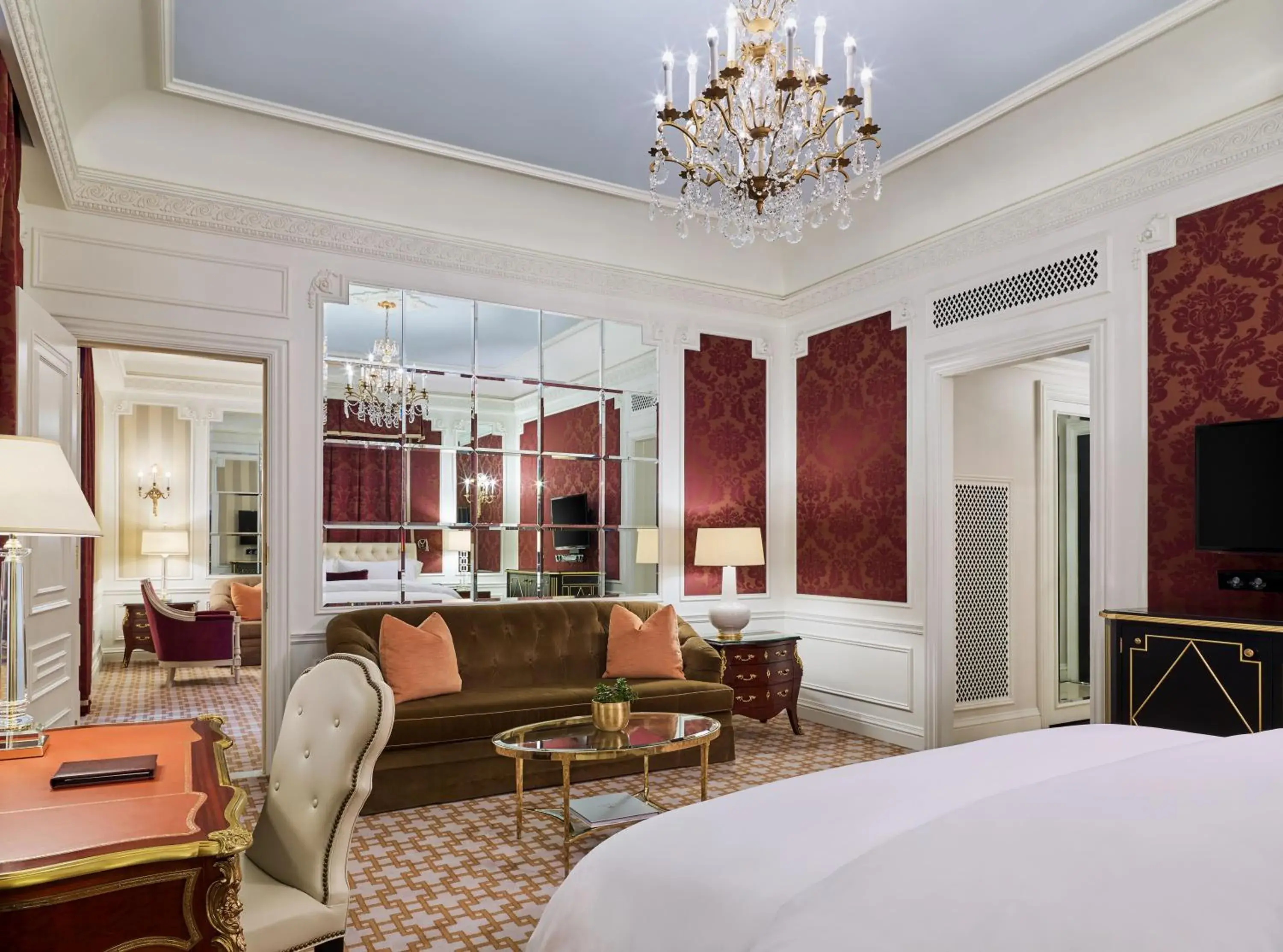 Decorative detail, Bed in 5th & 55th Residence Club Decorative detail, Bed in 5th & 55th Residence Club