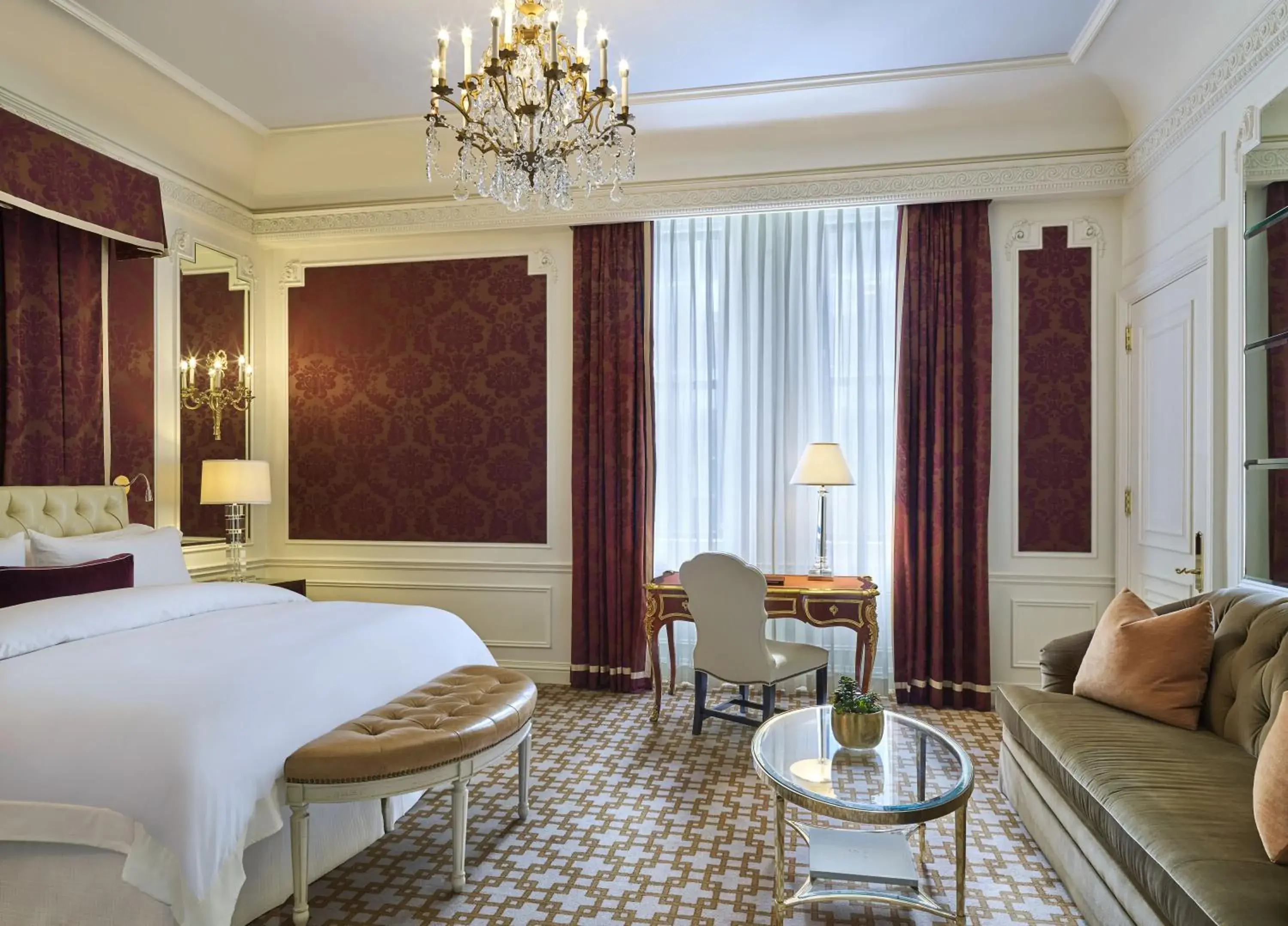 Decorative detail, Bed in 5th & 55th Residence Club Decorative detail, Bed in 5th & 55th Residence Club