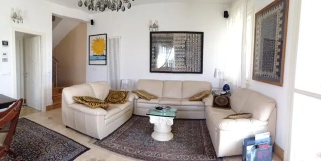 Communal lounge/ TV room in Bed & Breakfast Case Osti