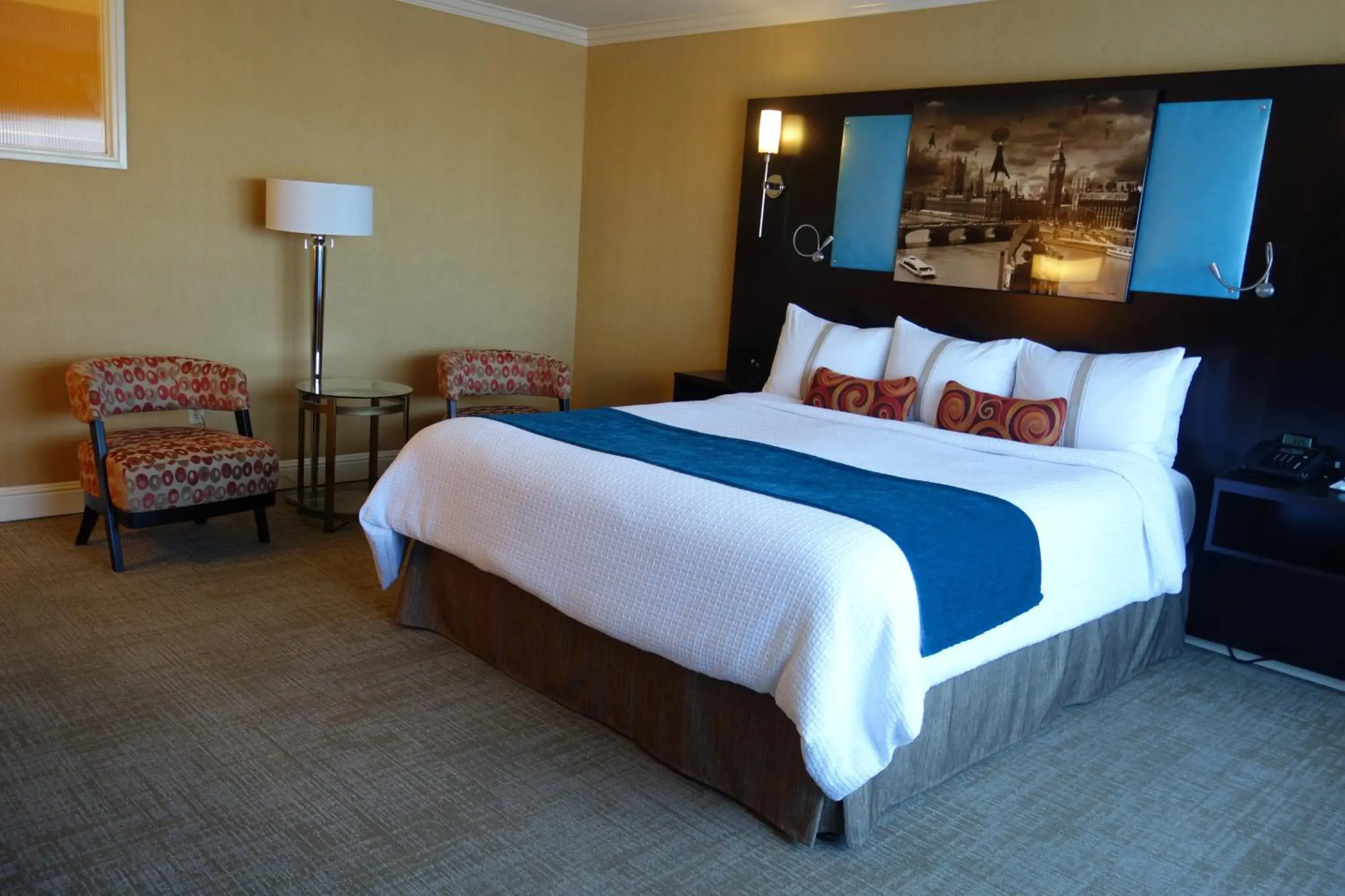 Deluxe King Room with One King Bed in The Dylan Hotel at SFO Deluxe King Room with One King Bed in The Dylan Hotel at SFO