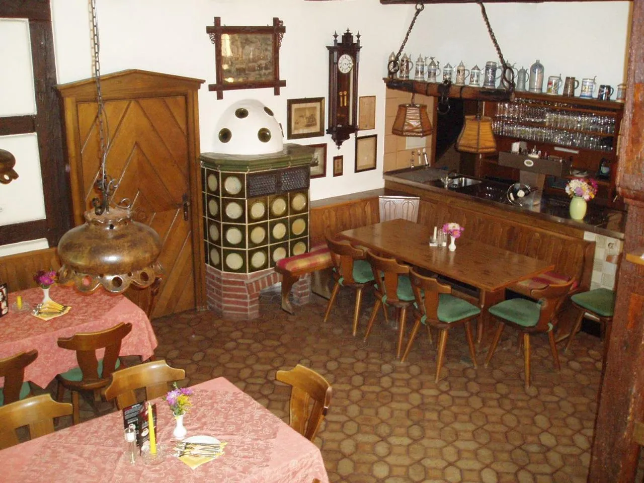 Restaurant/places to eat in Gasthof Pension Zum goldenen Hirschen