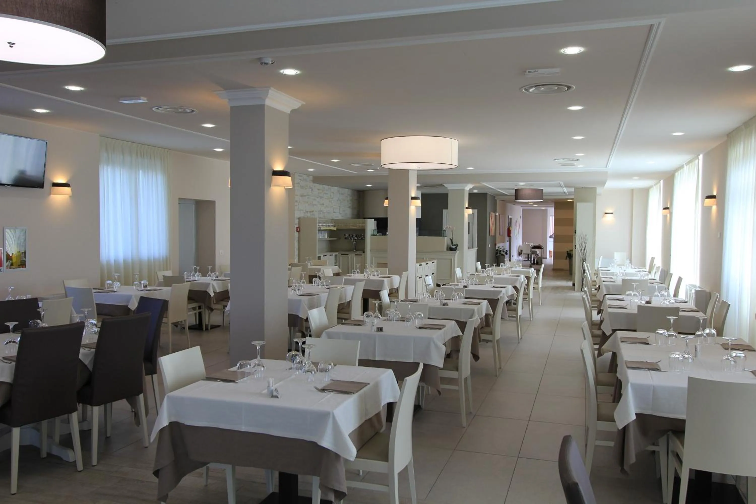 Restaurant/places to eat in Hotel Rizzi