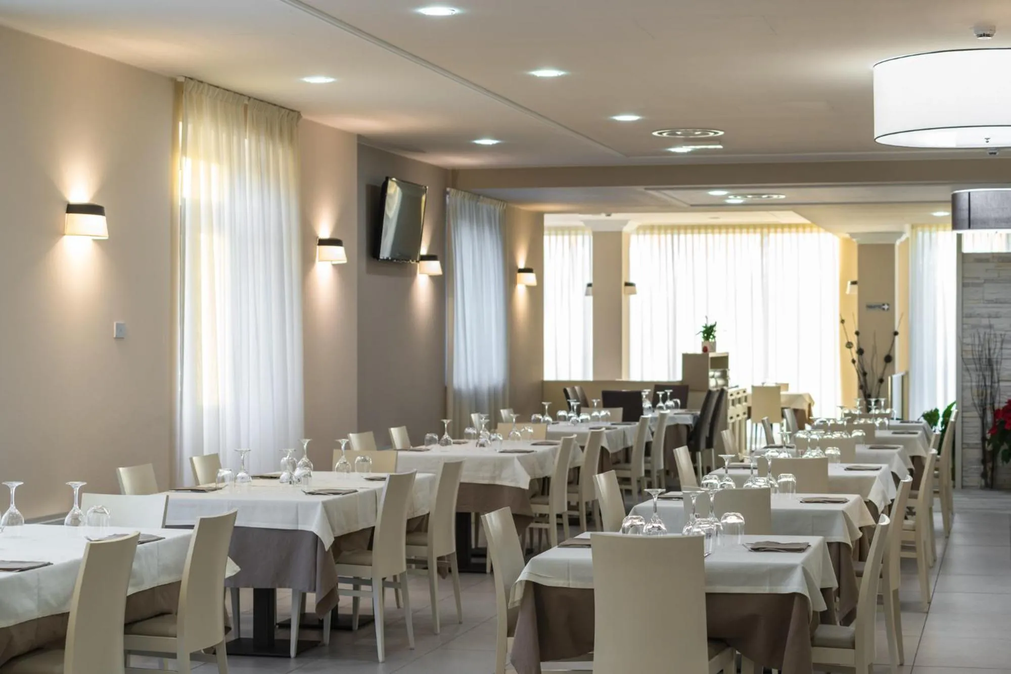 Restaurant/places to eat in Hotel Rizzi