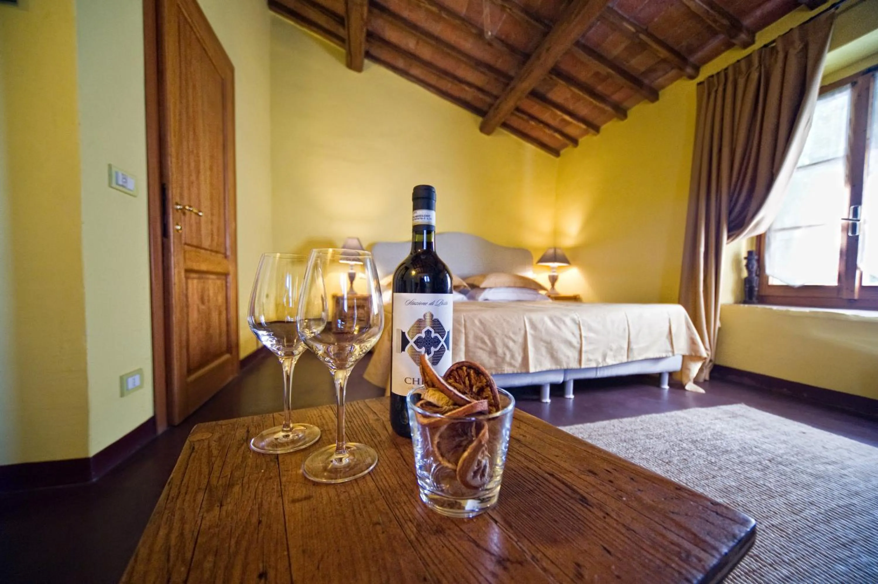 Decorative detail, Bed in B&B Le Dimore Mezza Costa