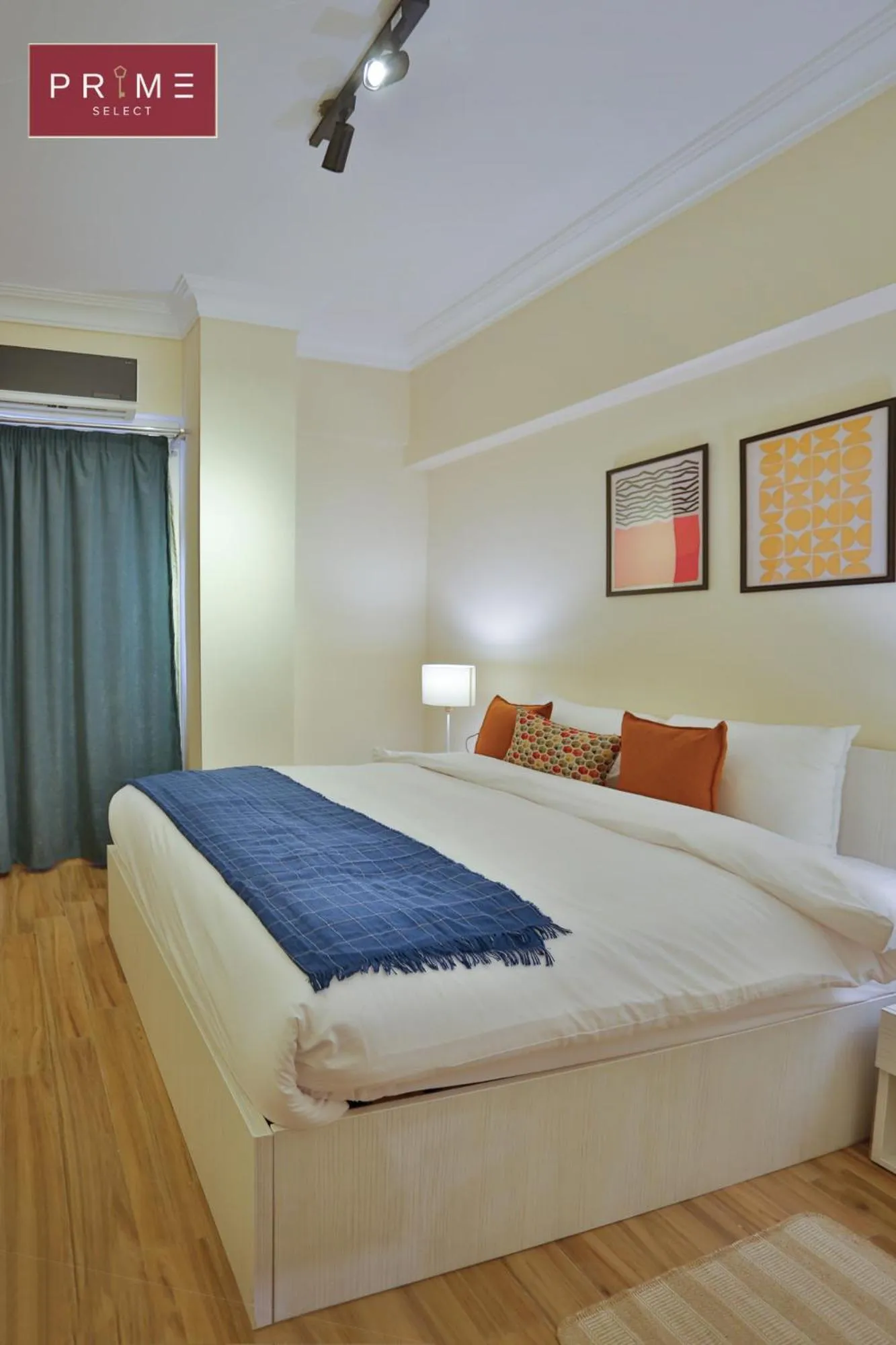 Bed in Prime Select Point 90 Mall