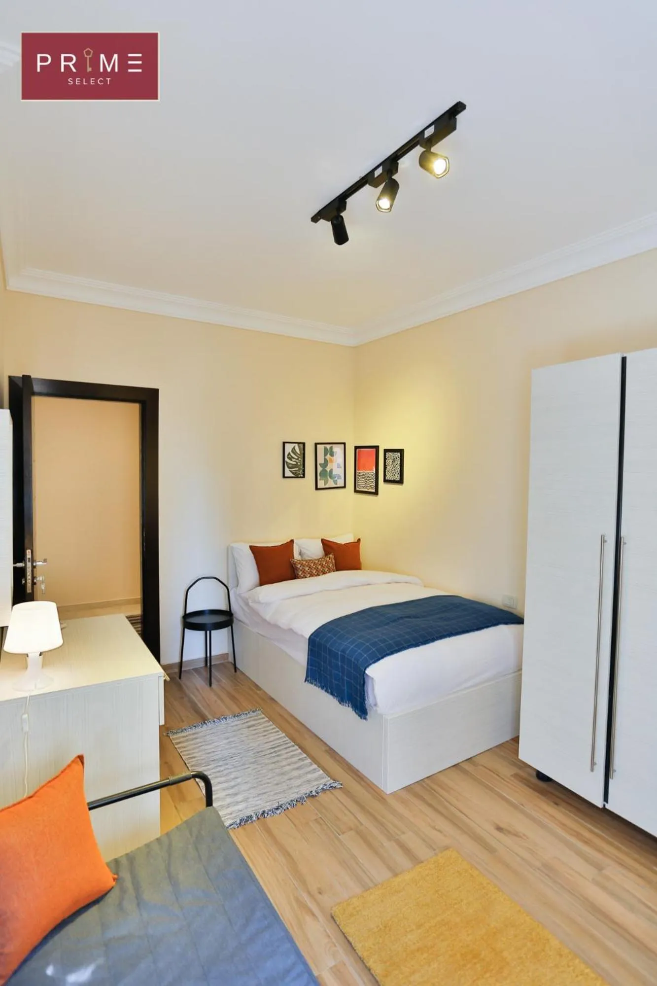 Bed in Prime Select Point 90 Mall