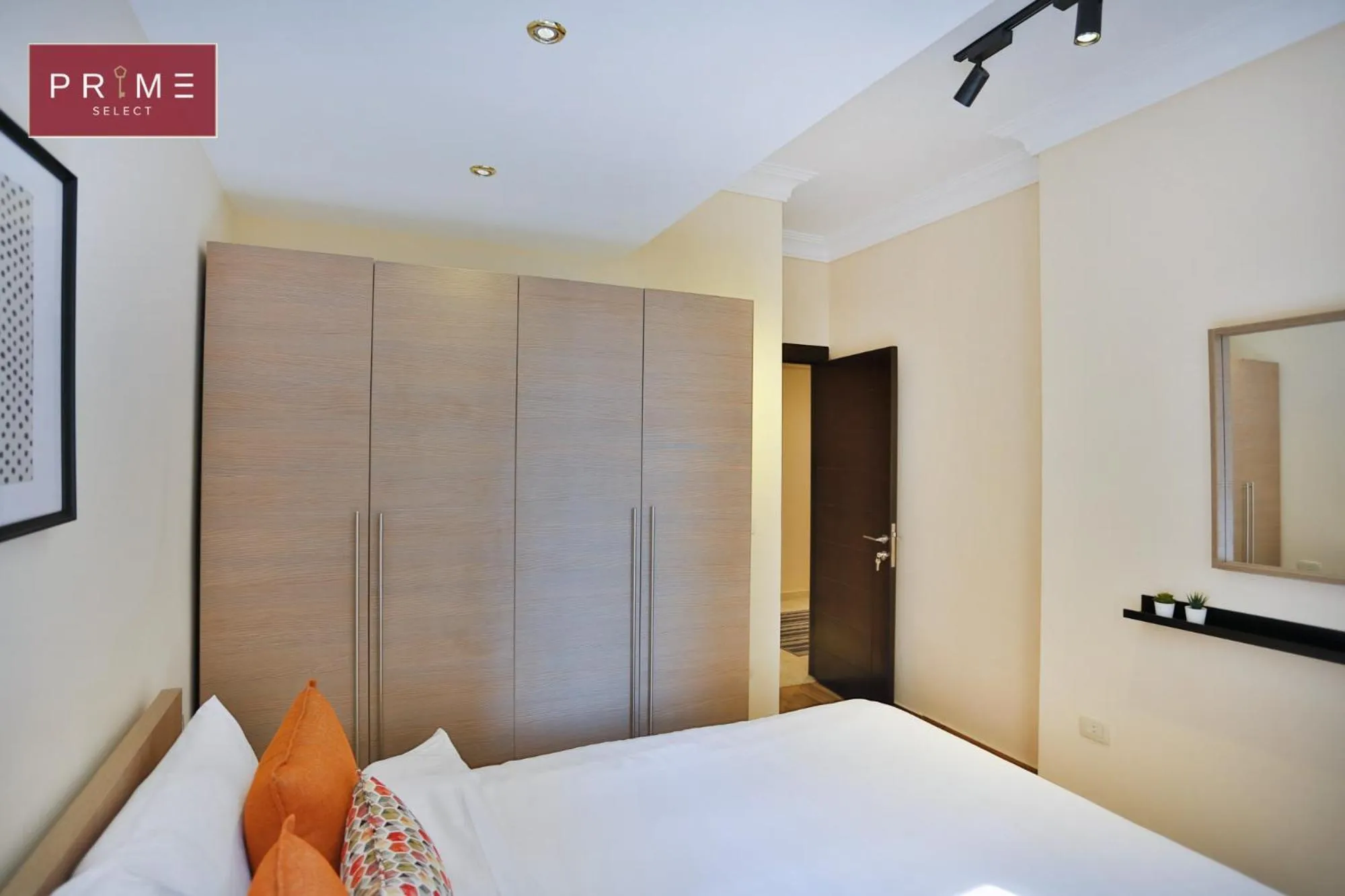 Bed in Prime Select Point 90 Mall