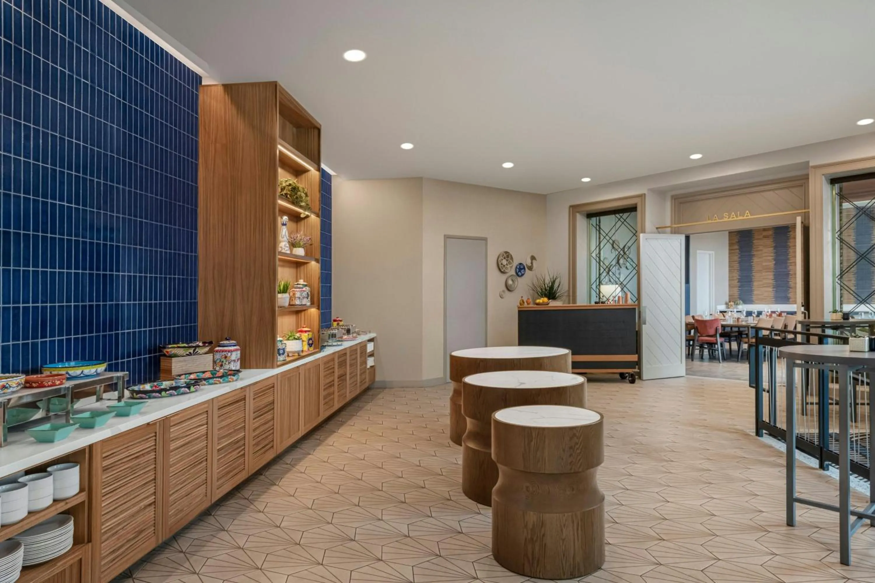 Restaurant/places to eat in Sheraton San Diego Resort