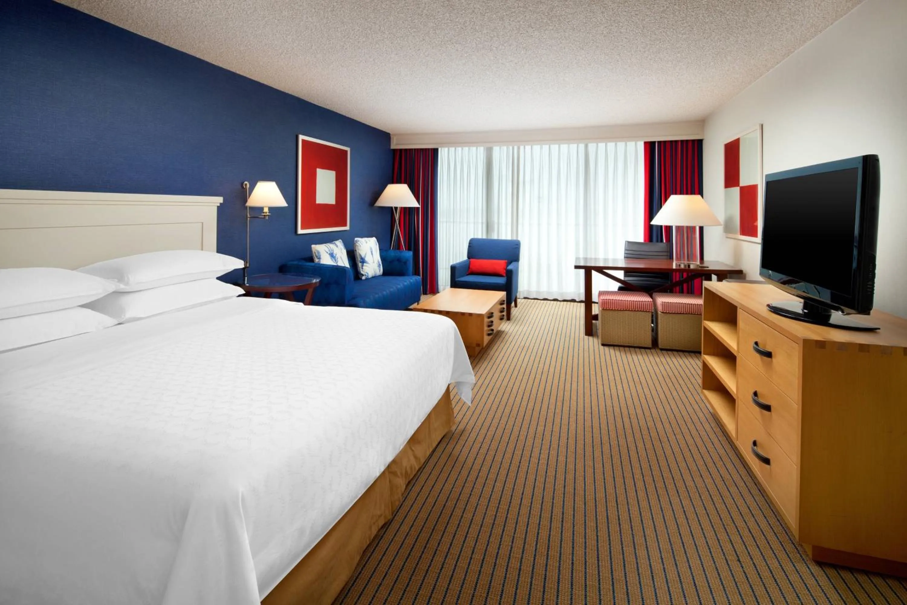 Photo of the whole room, Bed in Sheraton San Diego Resort