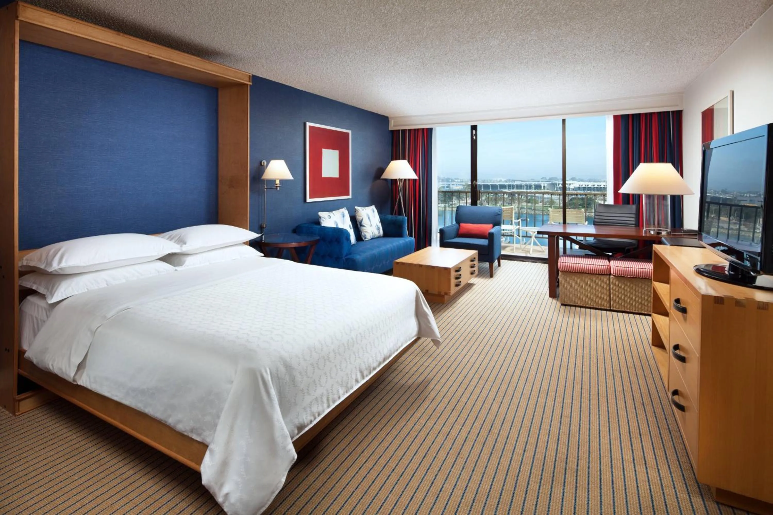 Photo of the whole room, Bed in Sheraton San Diego Resort