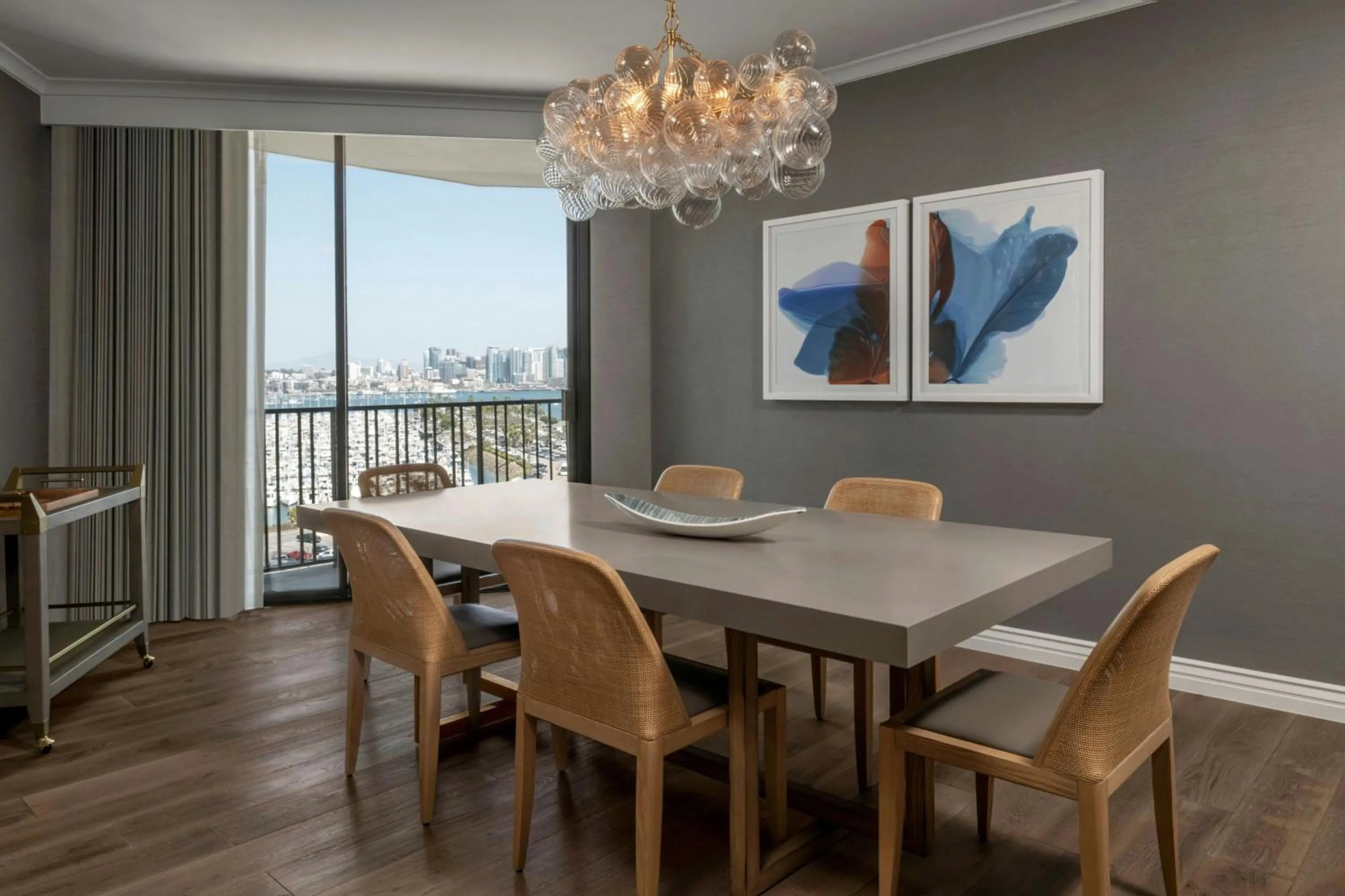 Photo of the whole room in Sheraton San Diego Resort